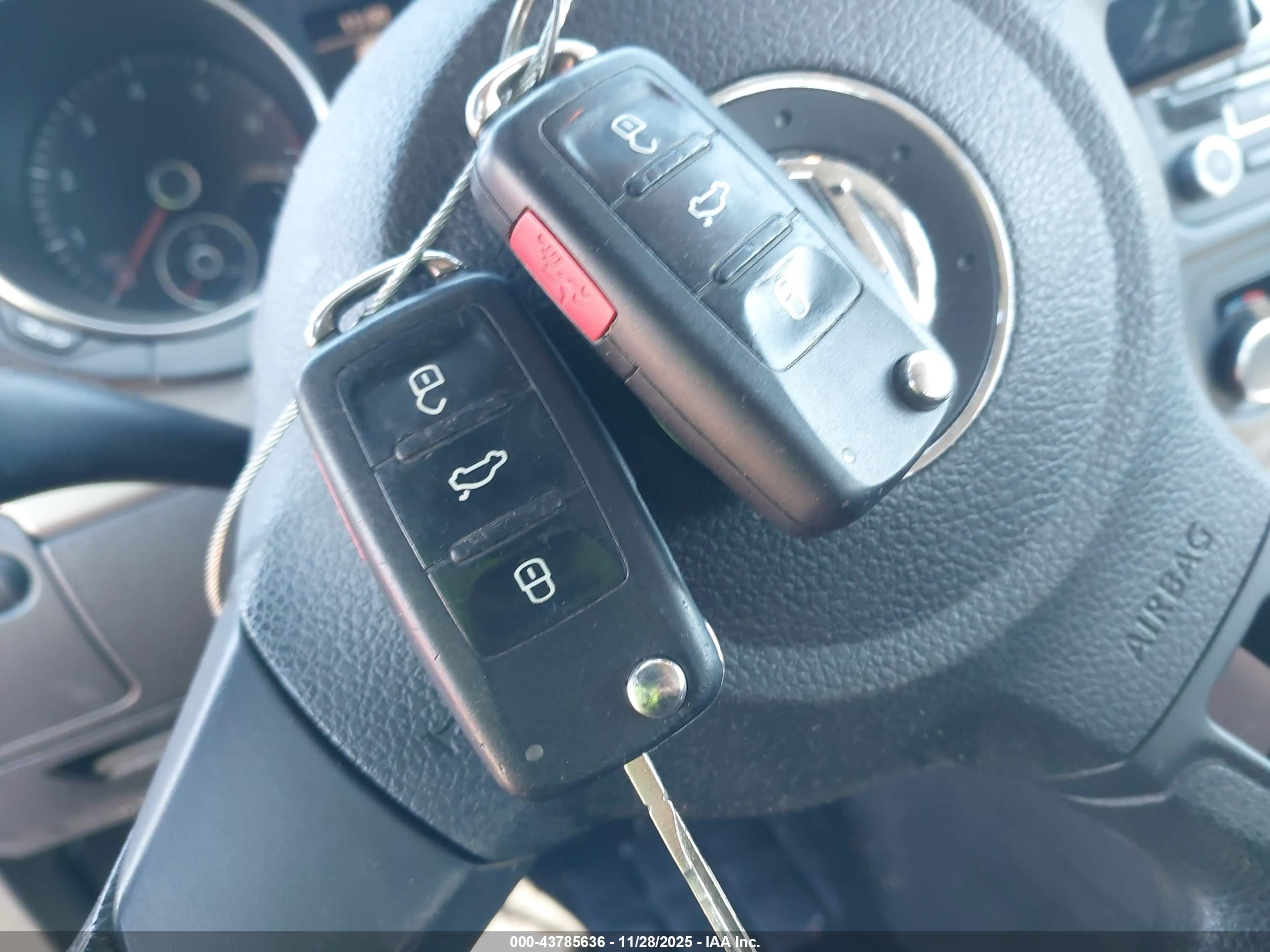 VOLKSWAGEN GOLF image 11