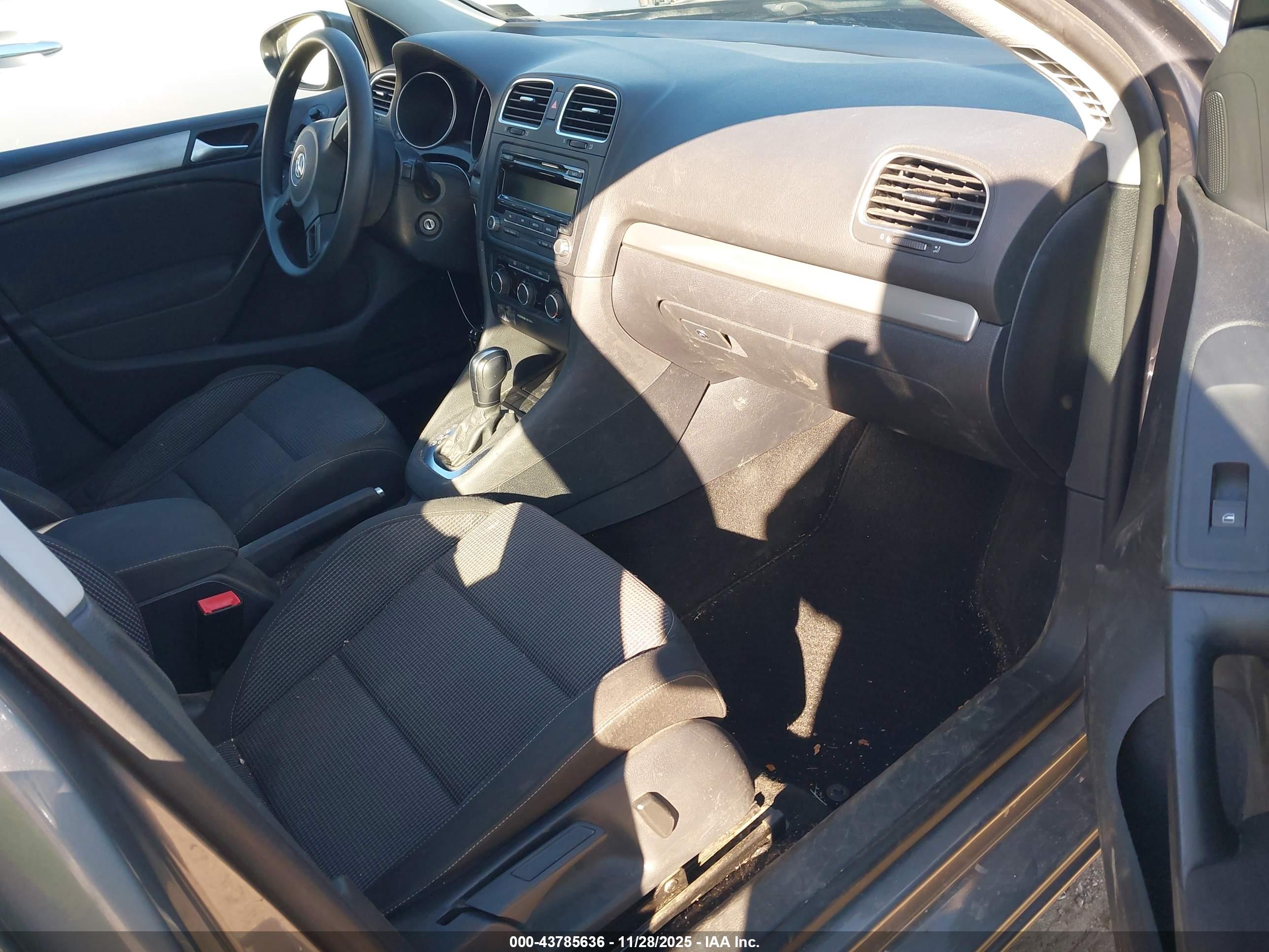 VOLKSWAGEN GOLF image 5