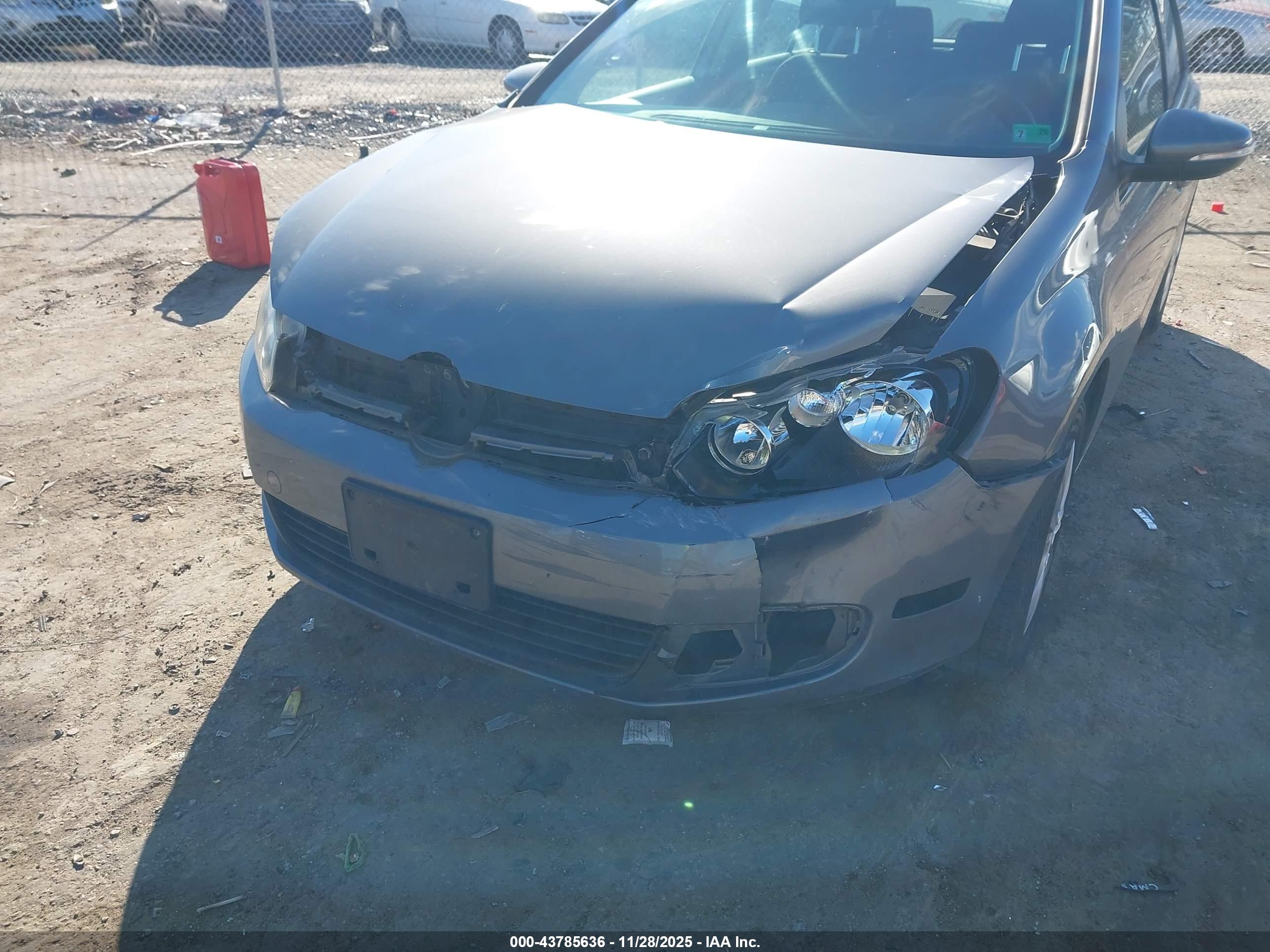 VOLKSWAGEN GOLF image 6