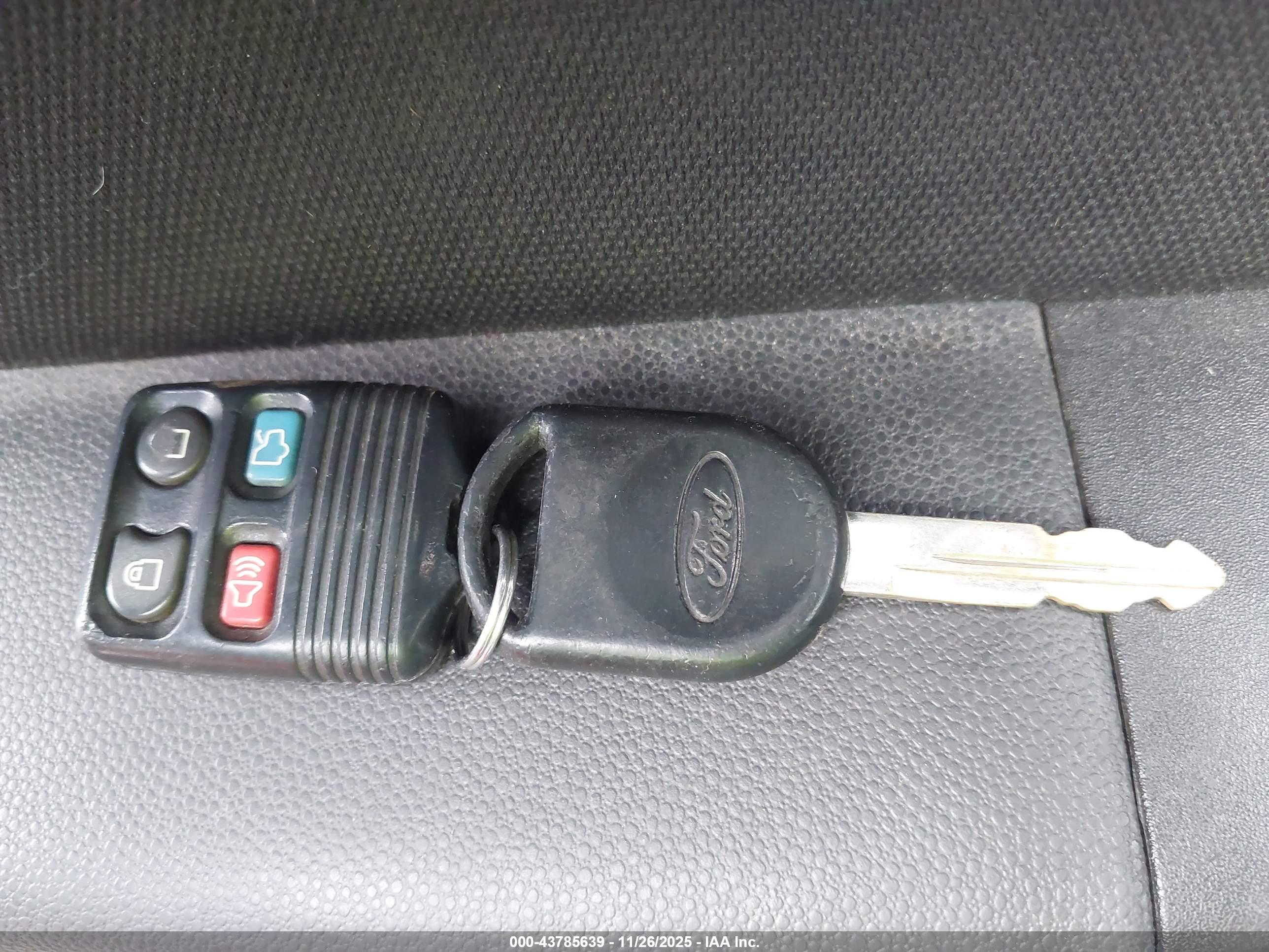 FORD FOCUS image 11