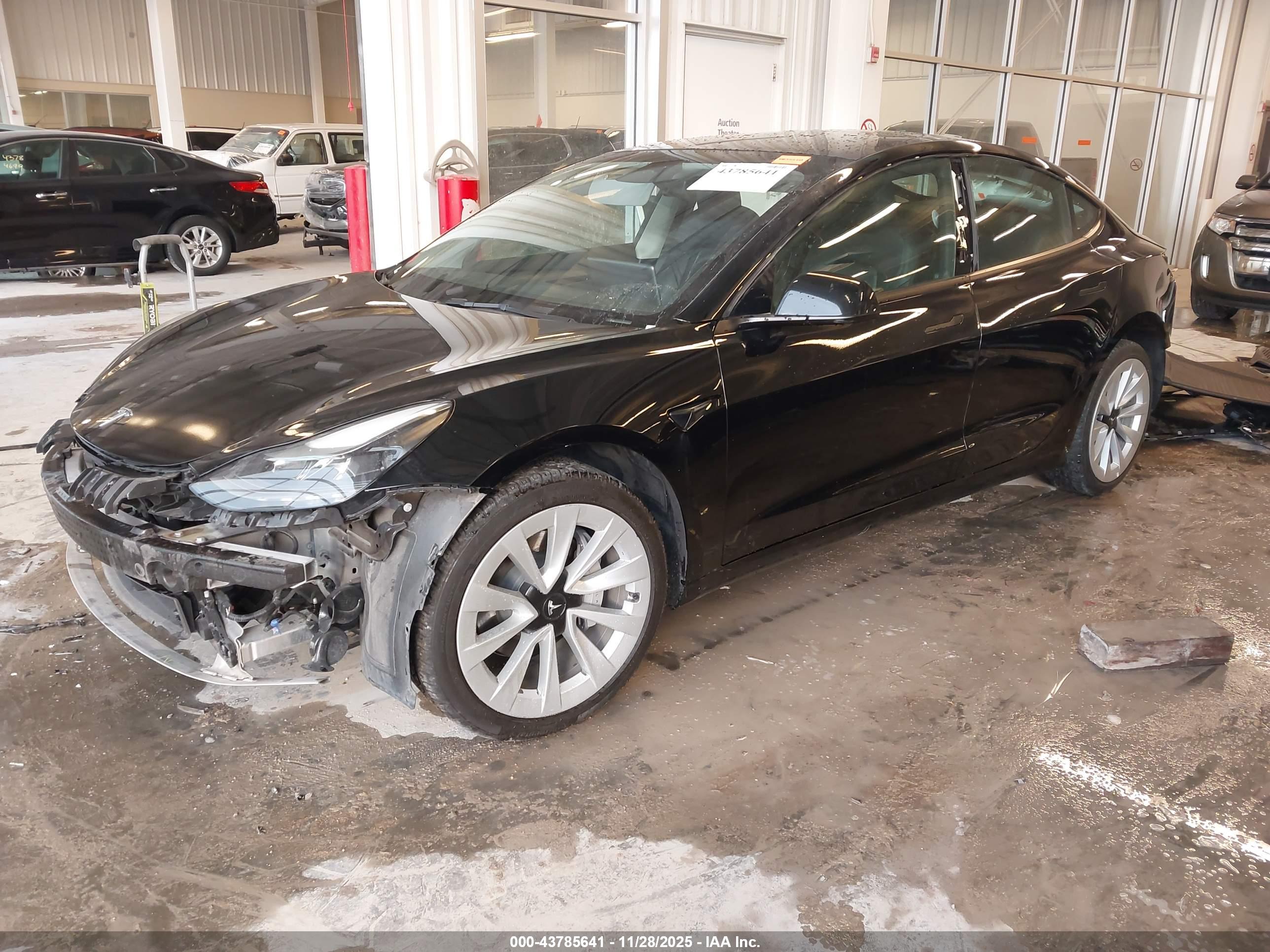 TESLA MODEL image 2