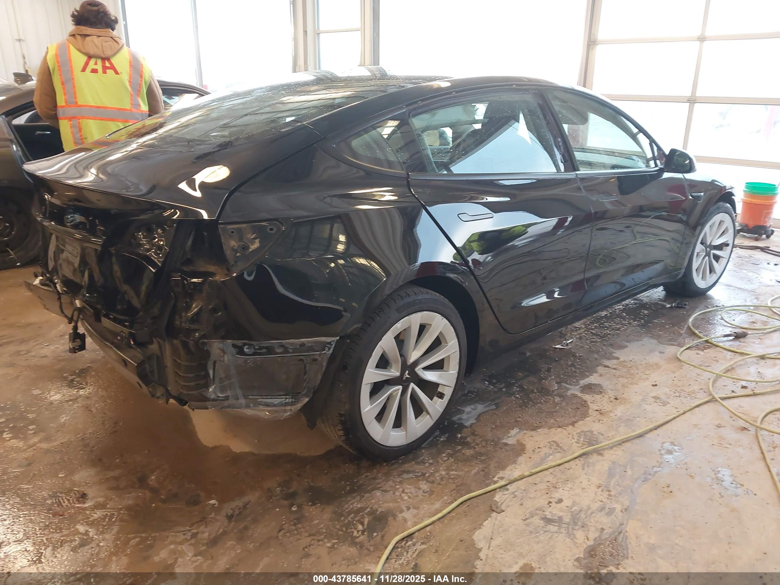 TESLA MODEL image 4