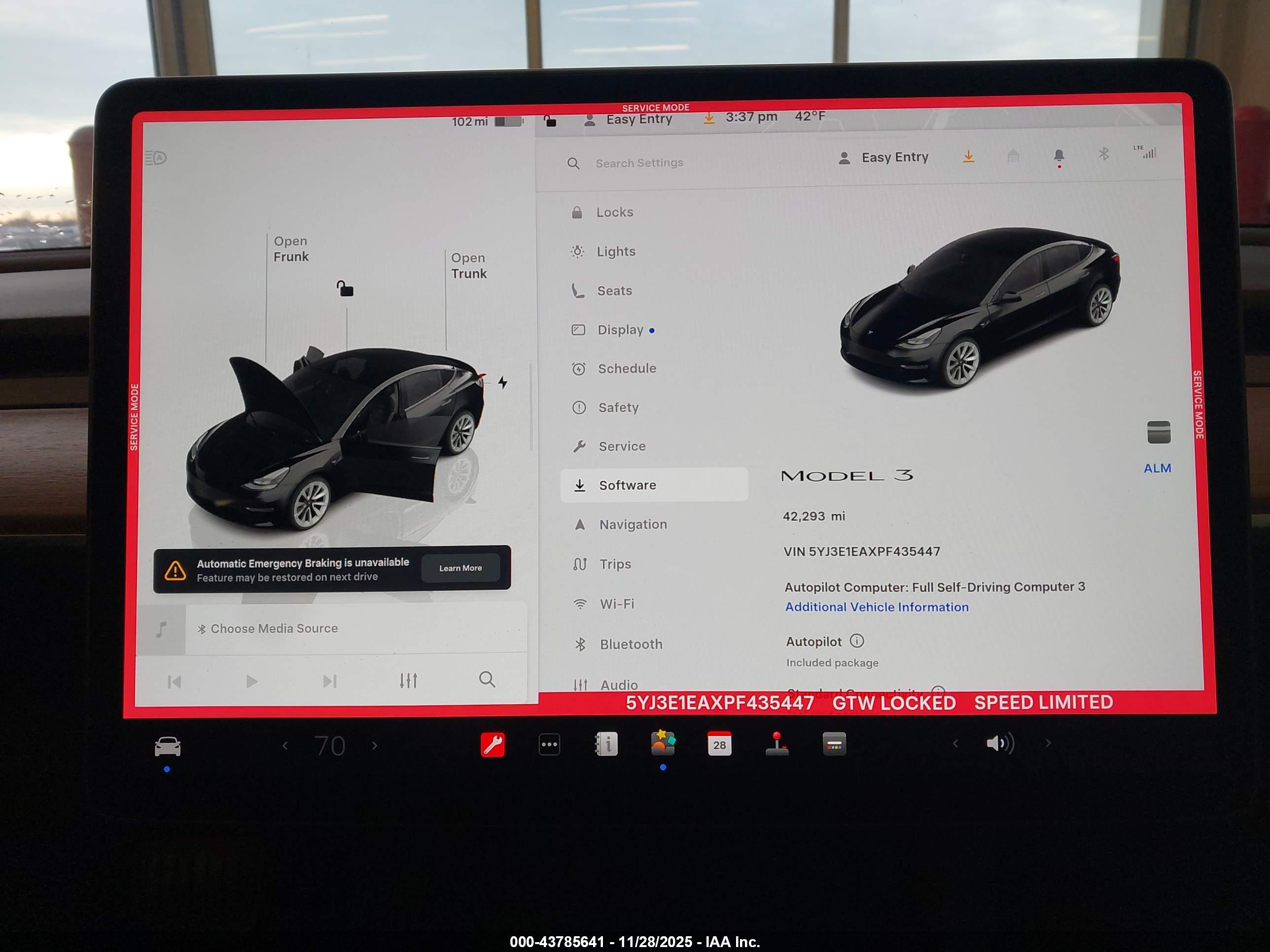 TESLA MODEL image 7