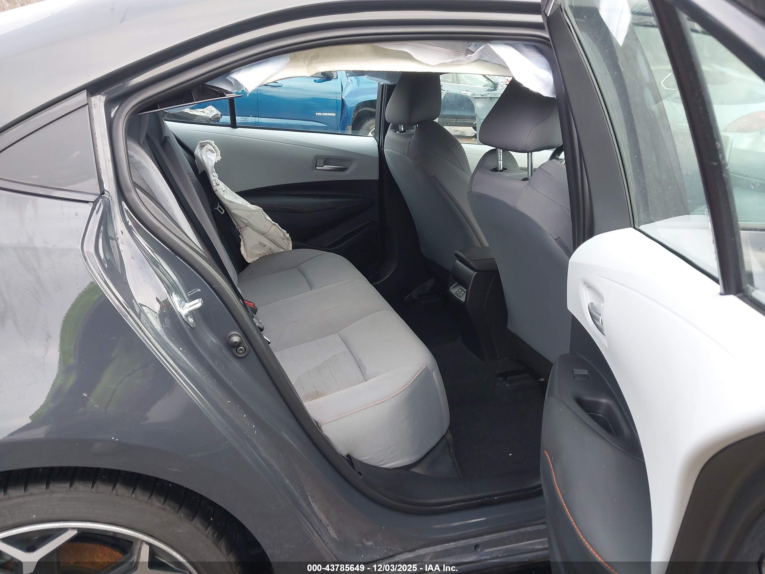 TOYOTA COROLLA image 8