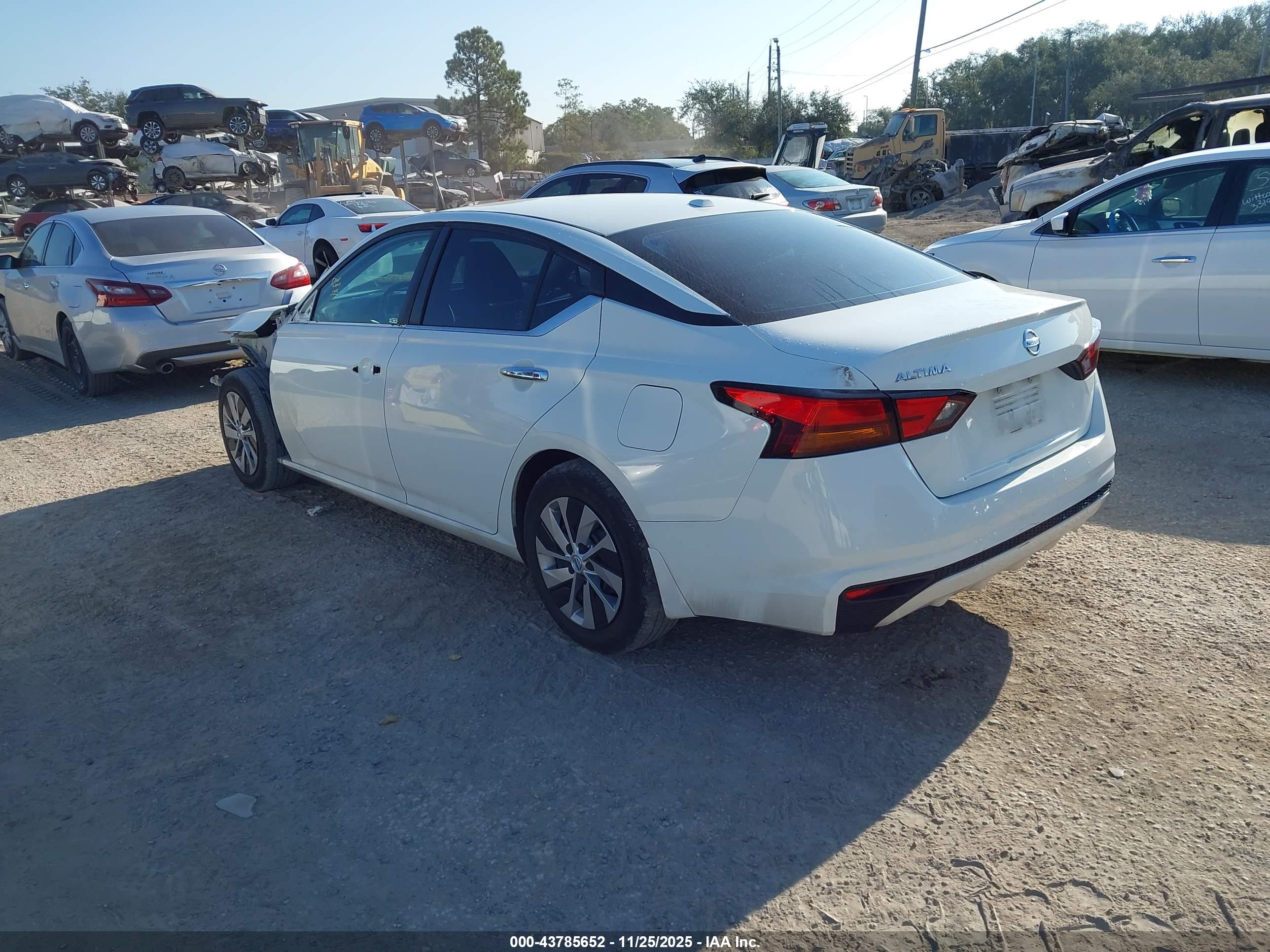 NISSAN ALTIMA image 3