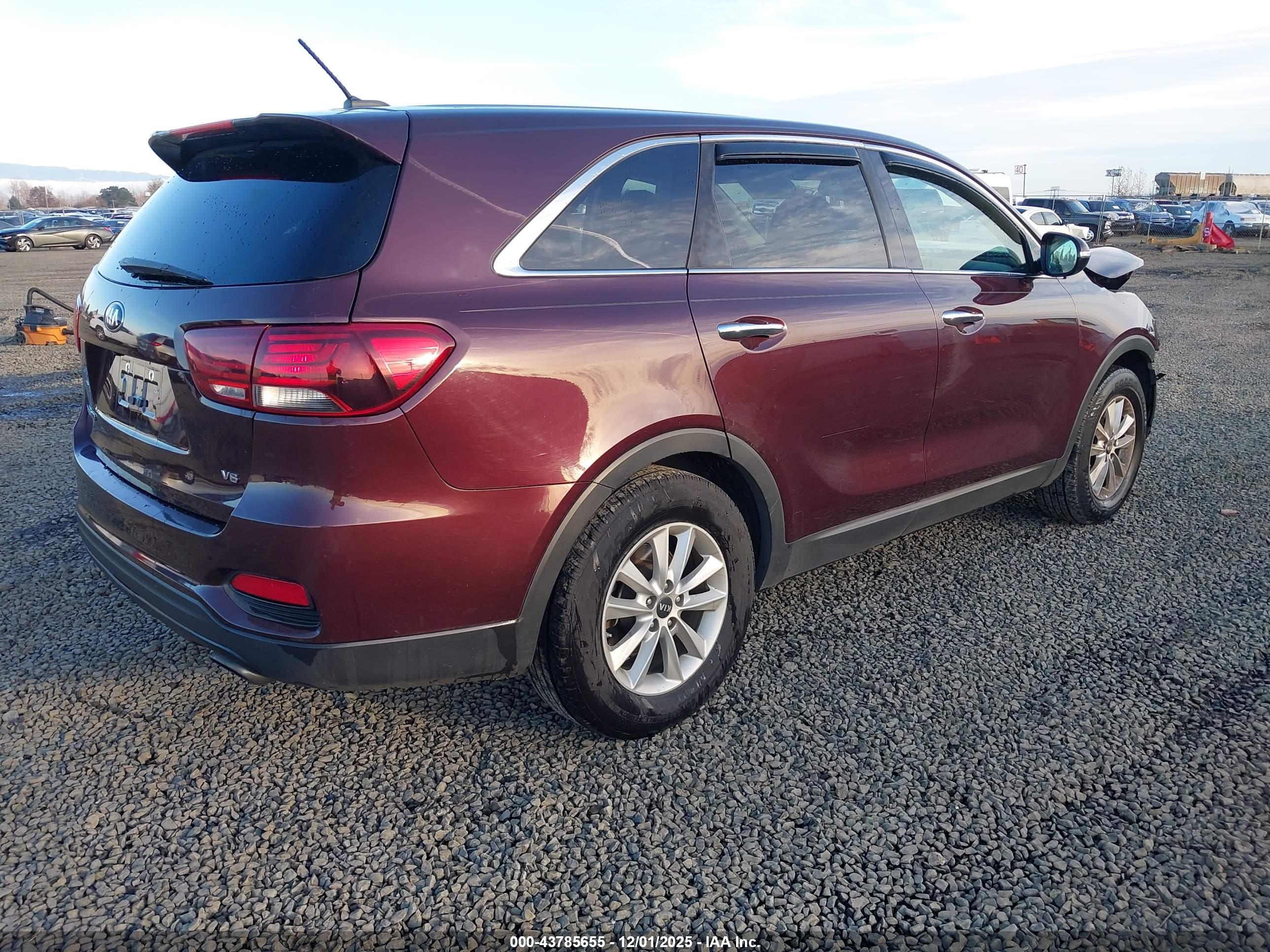 KIA SORENTO image 4