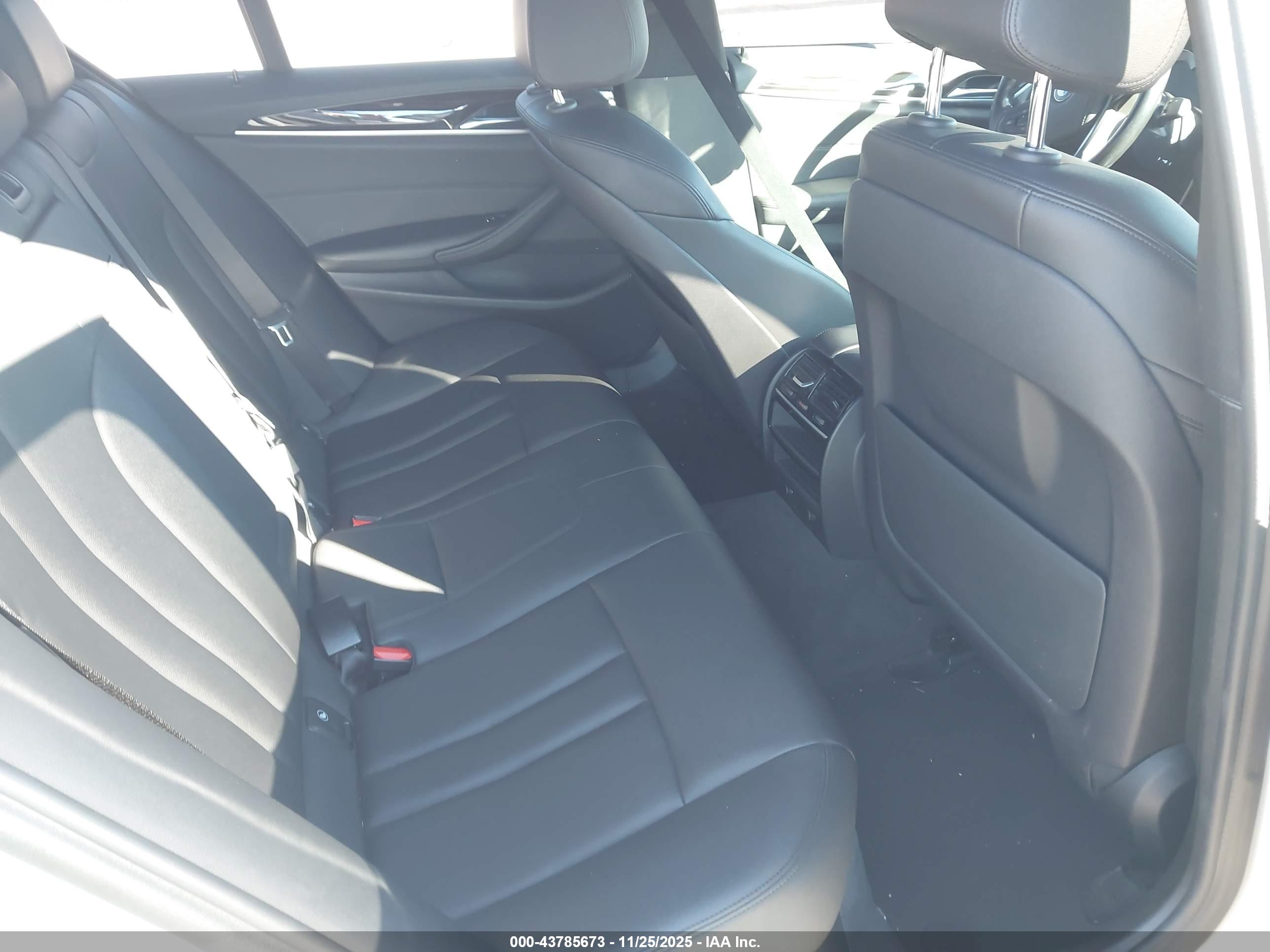BMW 530I image 8
