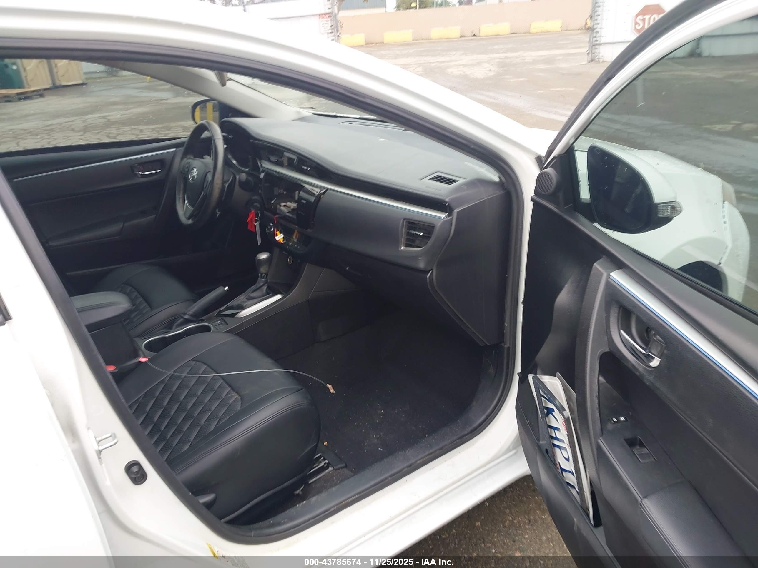 TOYOTA COROLLA image 5