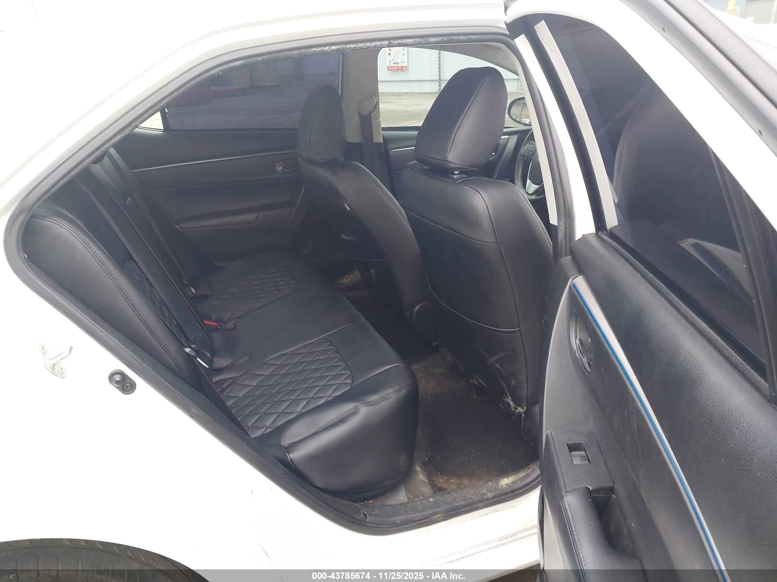 TOYOTA COROLLA image 8