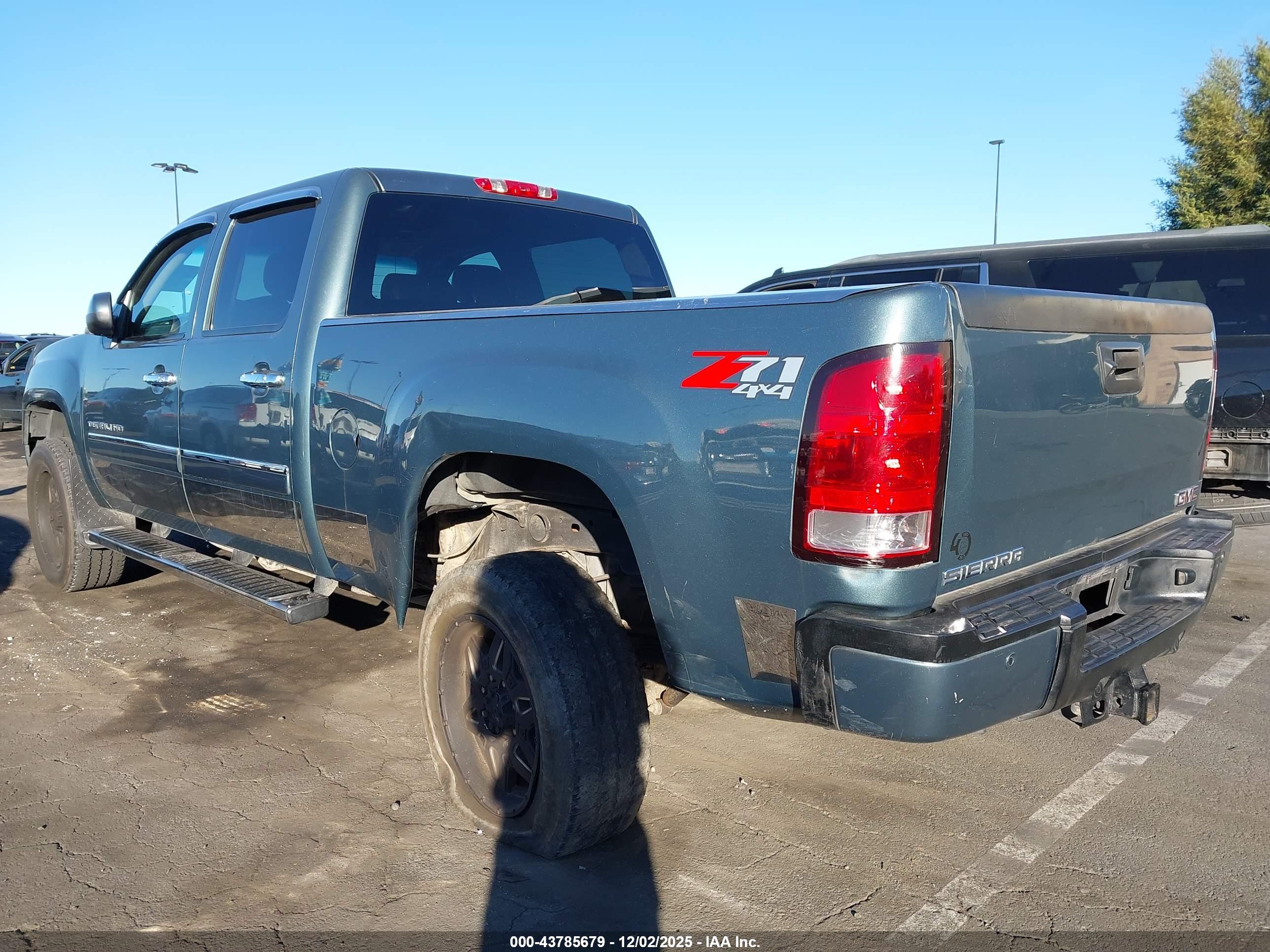 GMC SIERRA image 3