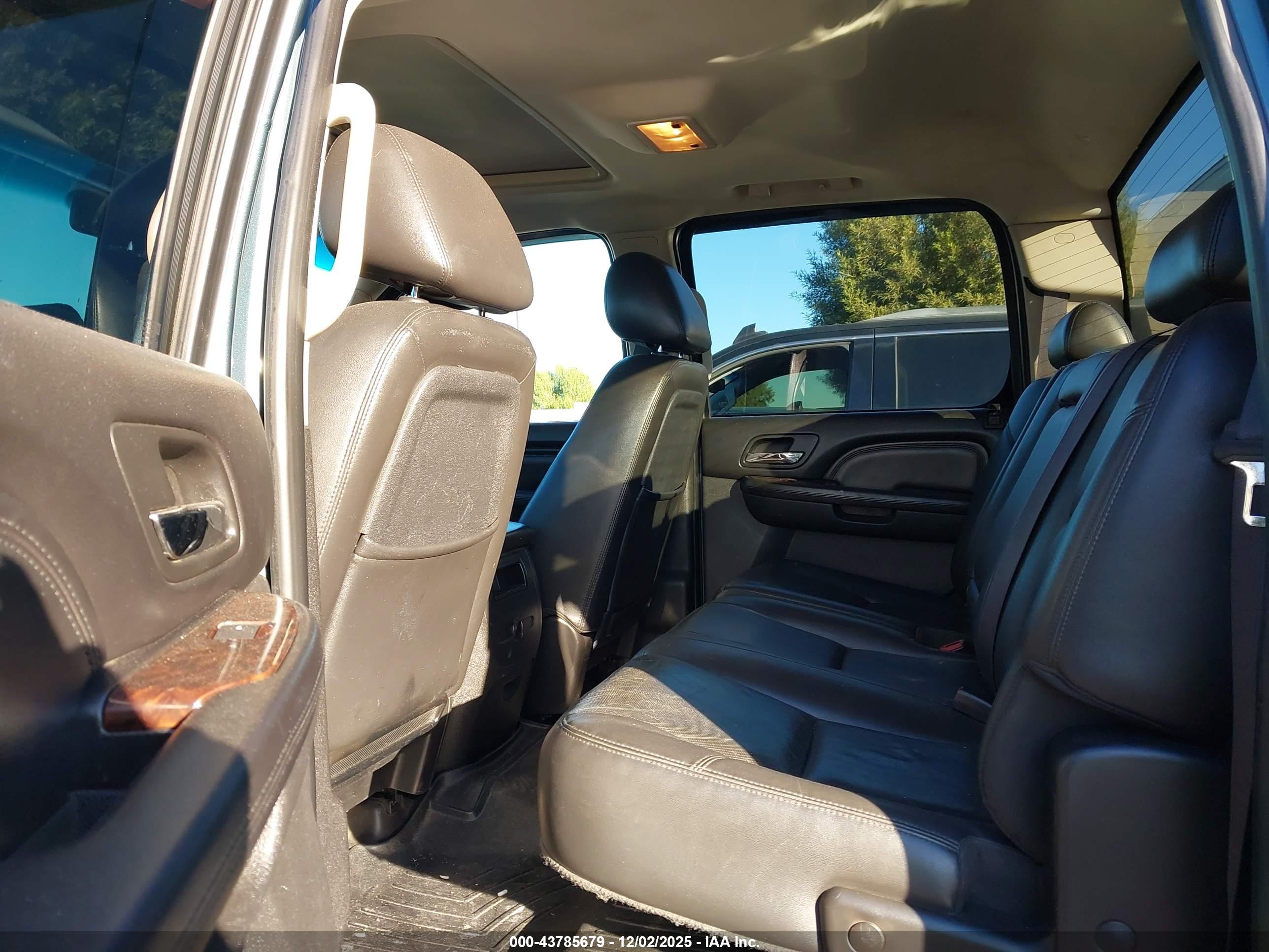 GMC SIERRA image 8