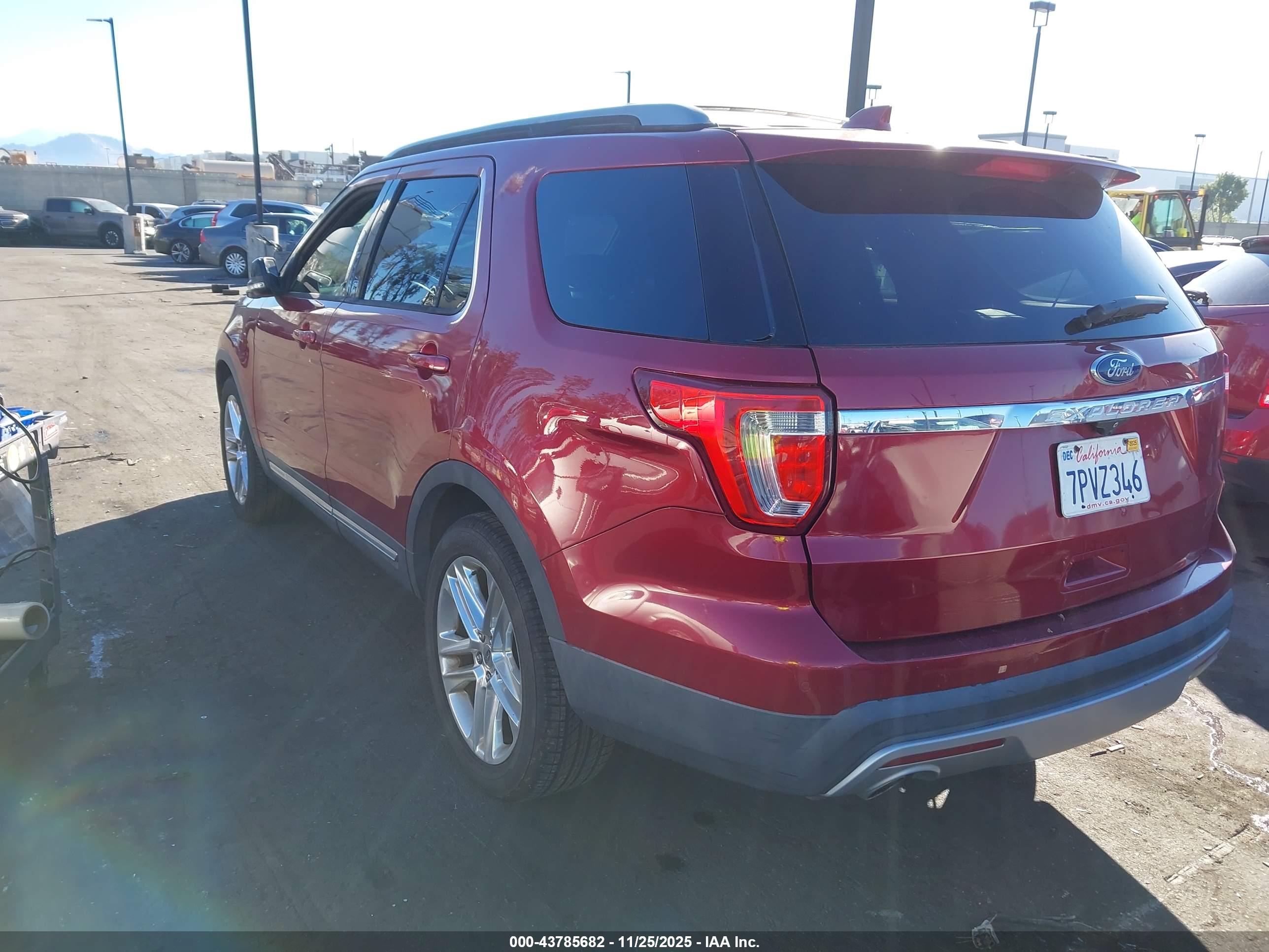 FORD EXPLORER image 3
