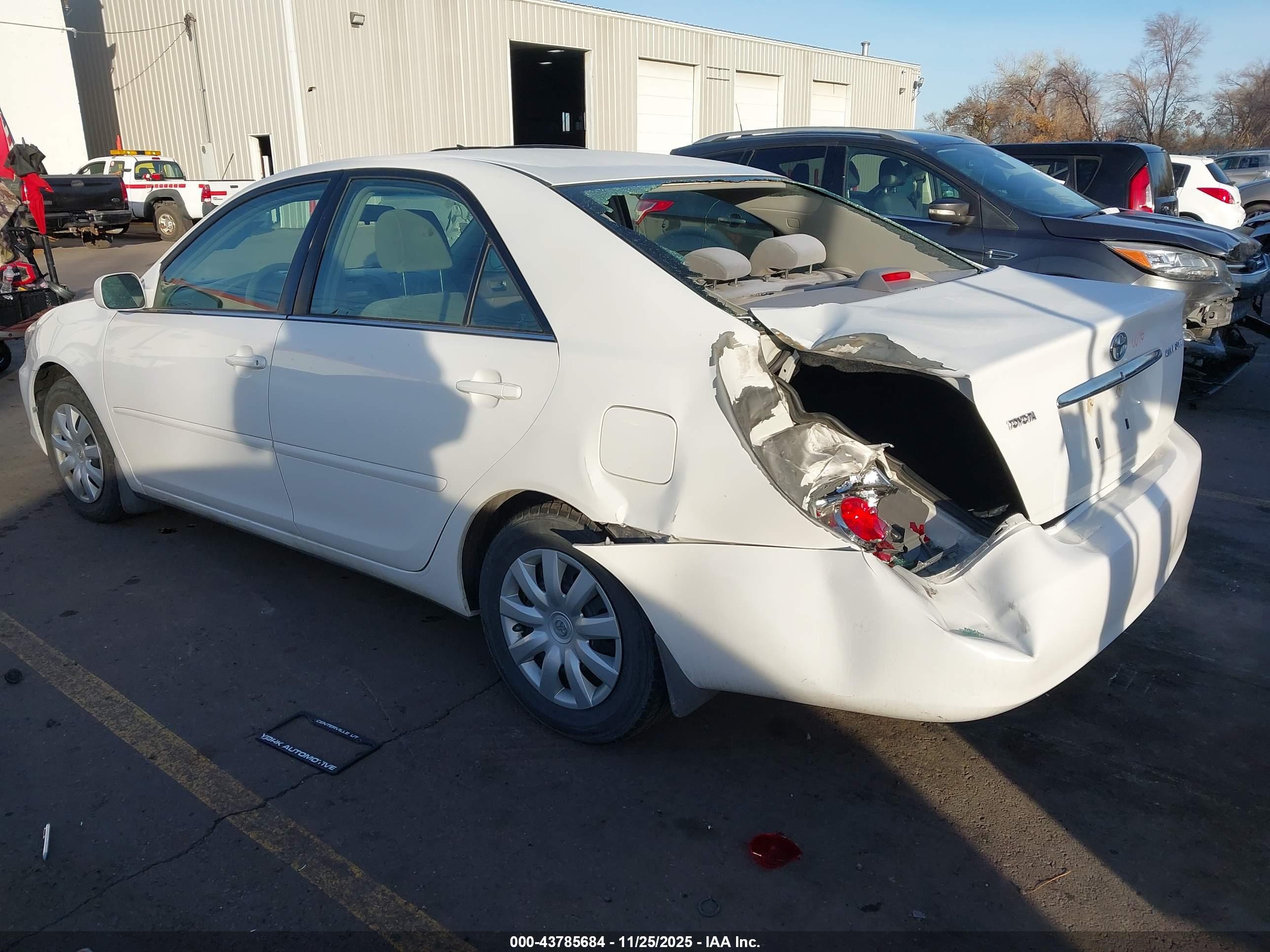 TOYOTA CAMRY image 3