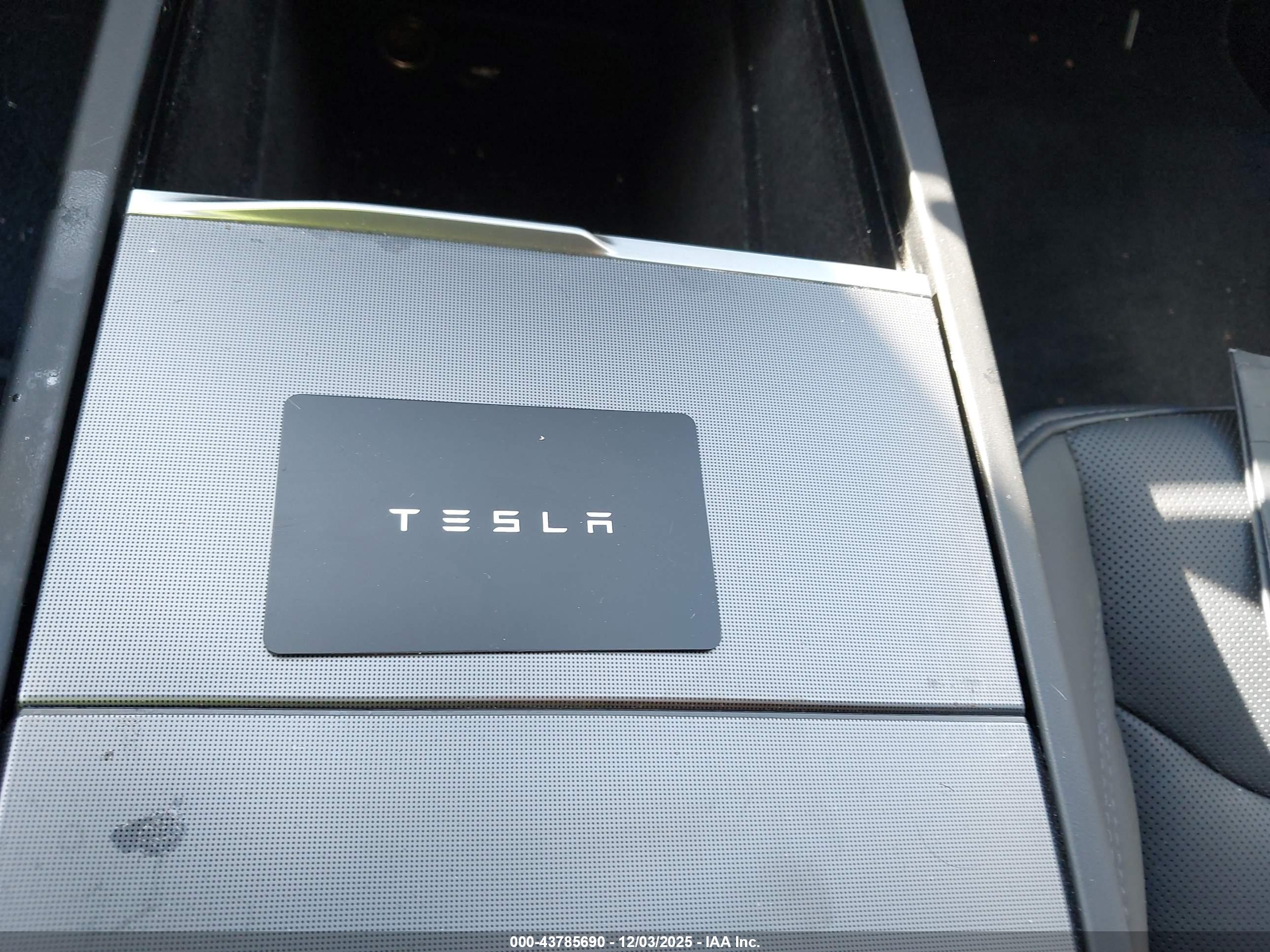 TESLA MODEL image 11