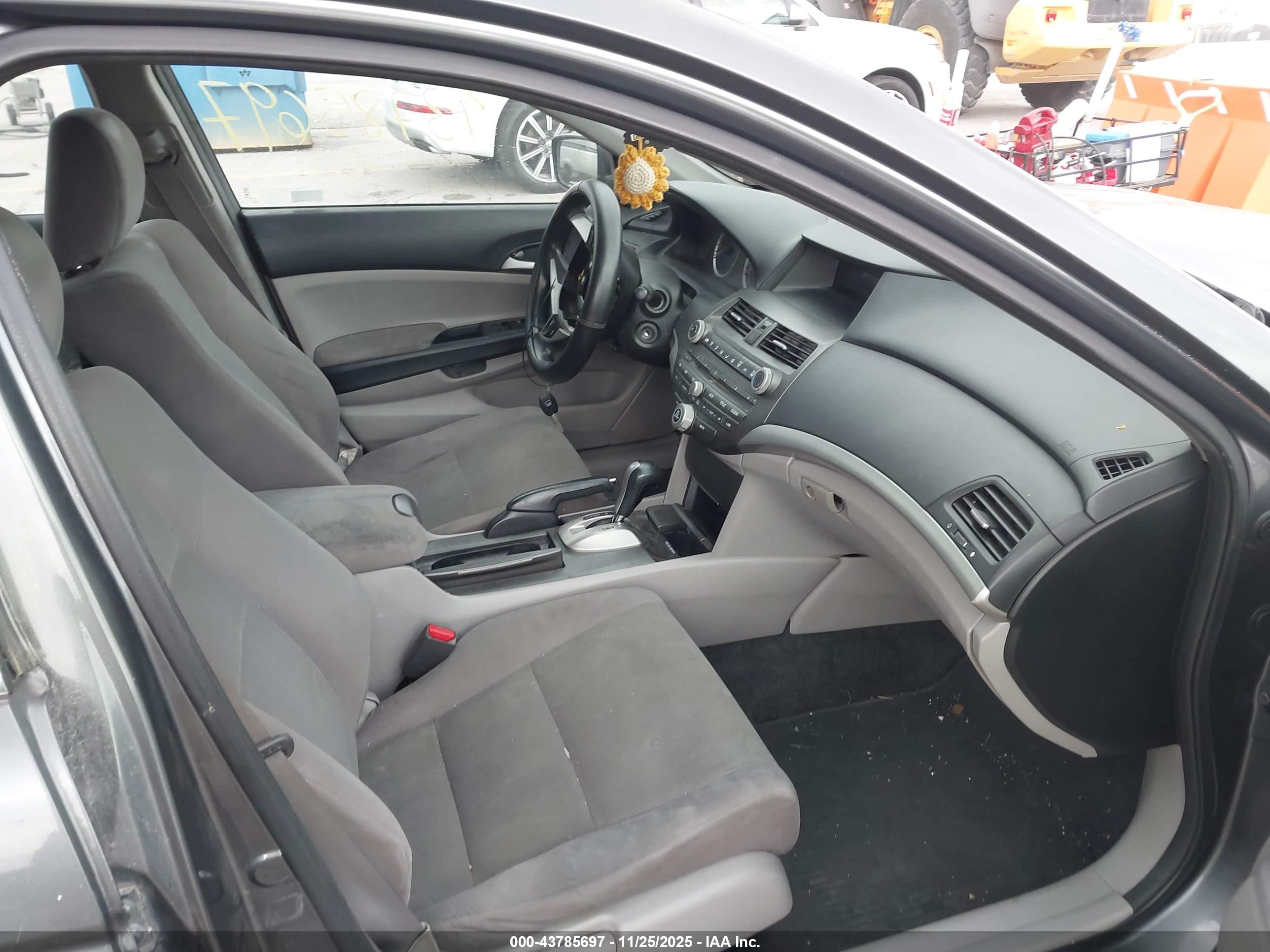 HONDA ACCORD image 5