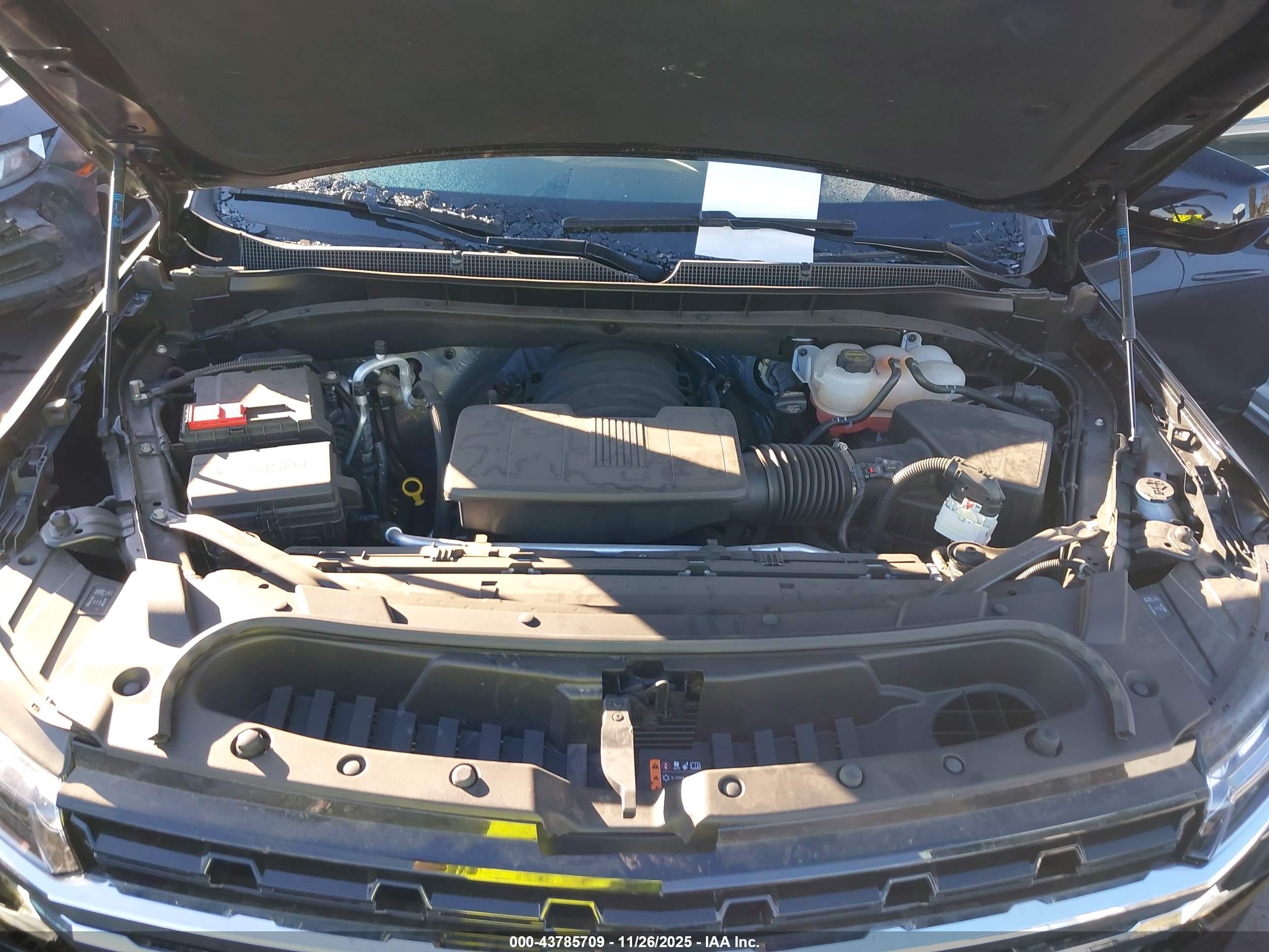 CHEVROLET SUBURBAN image 10