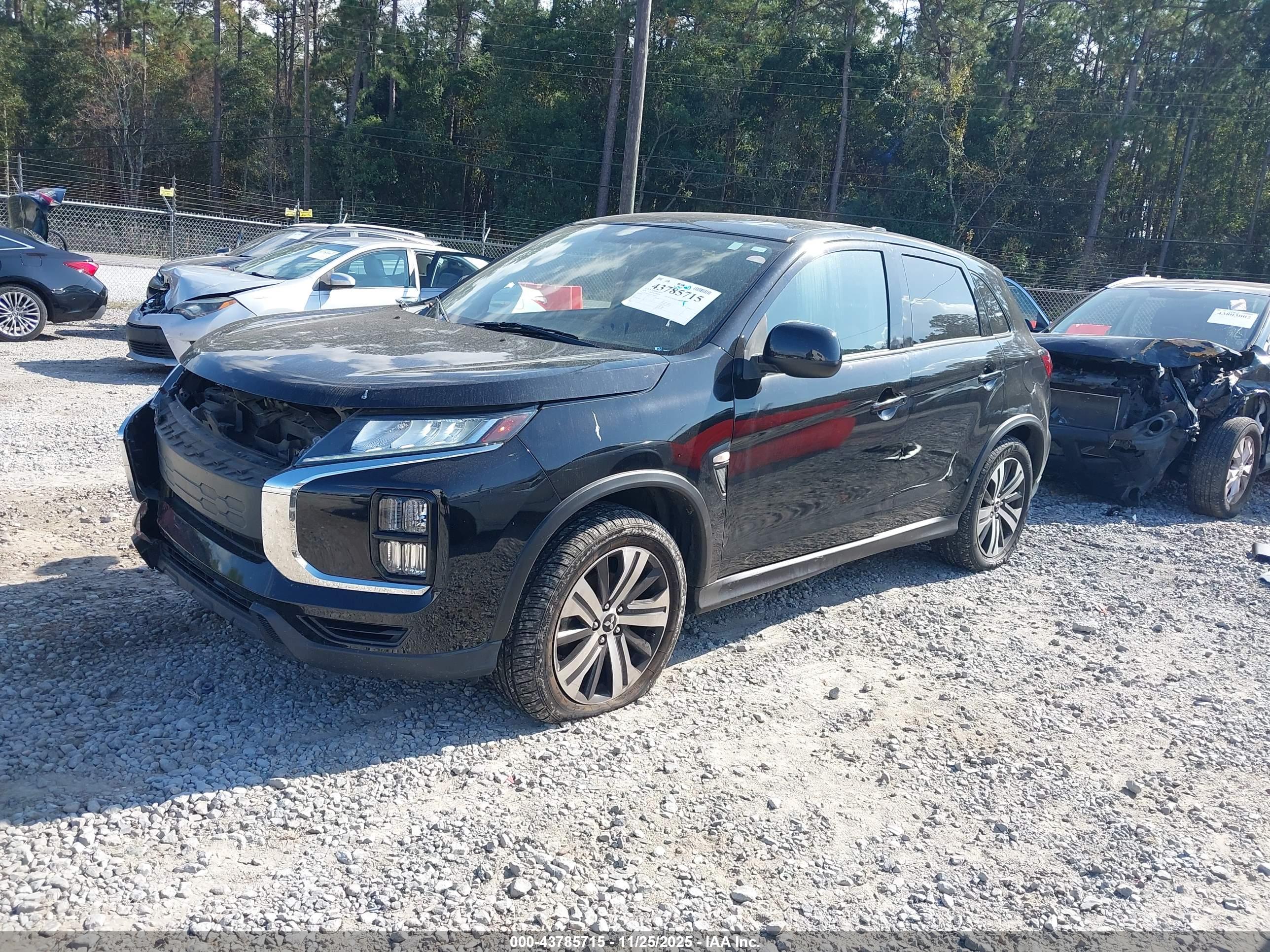 MITSUBISHI OUTLANDER image 2