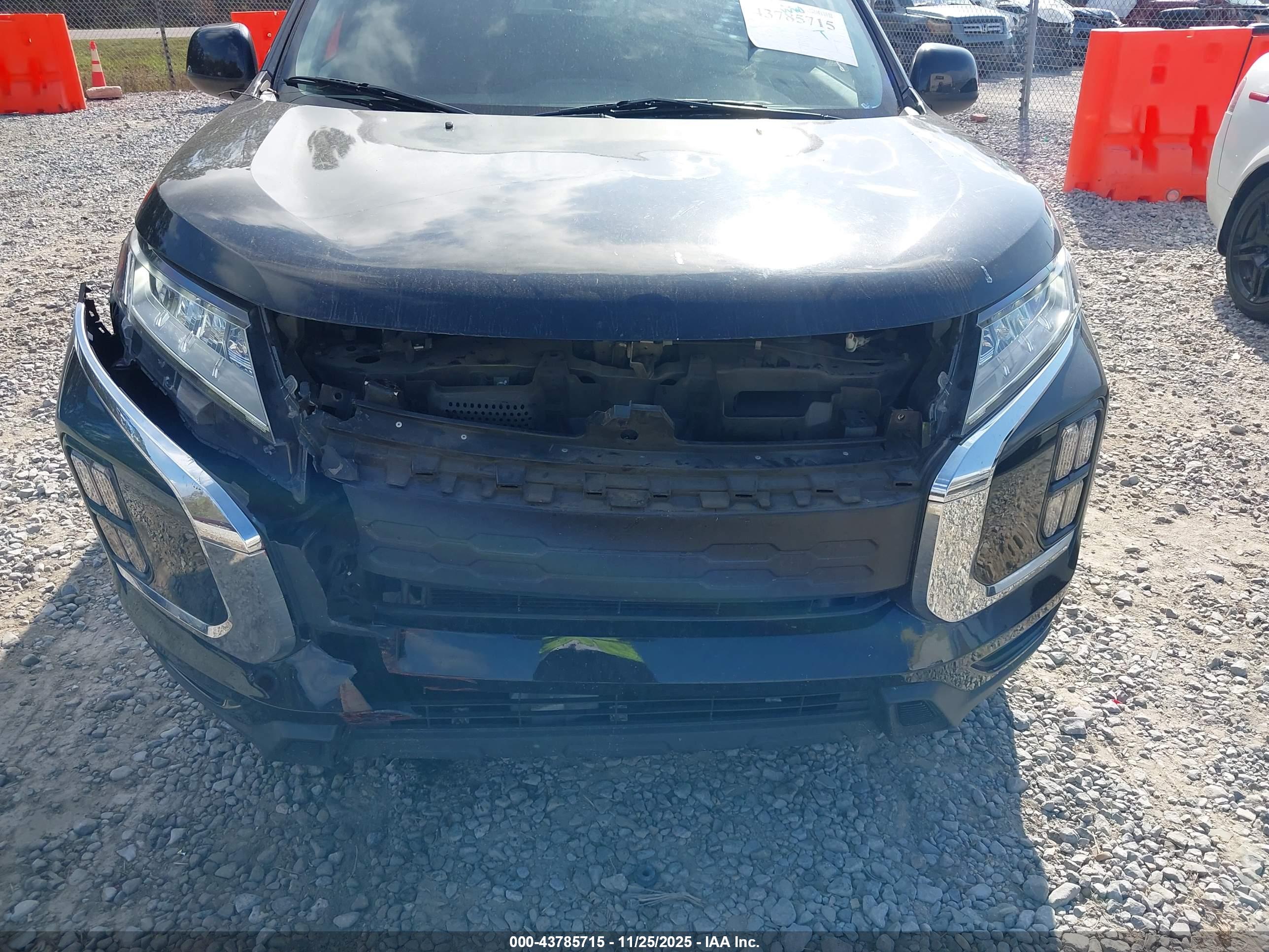 MITSUBISHI OUTLANDER image 6