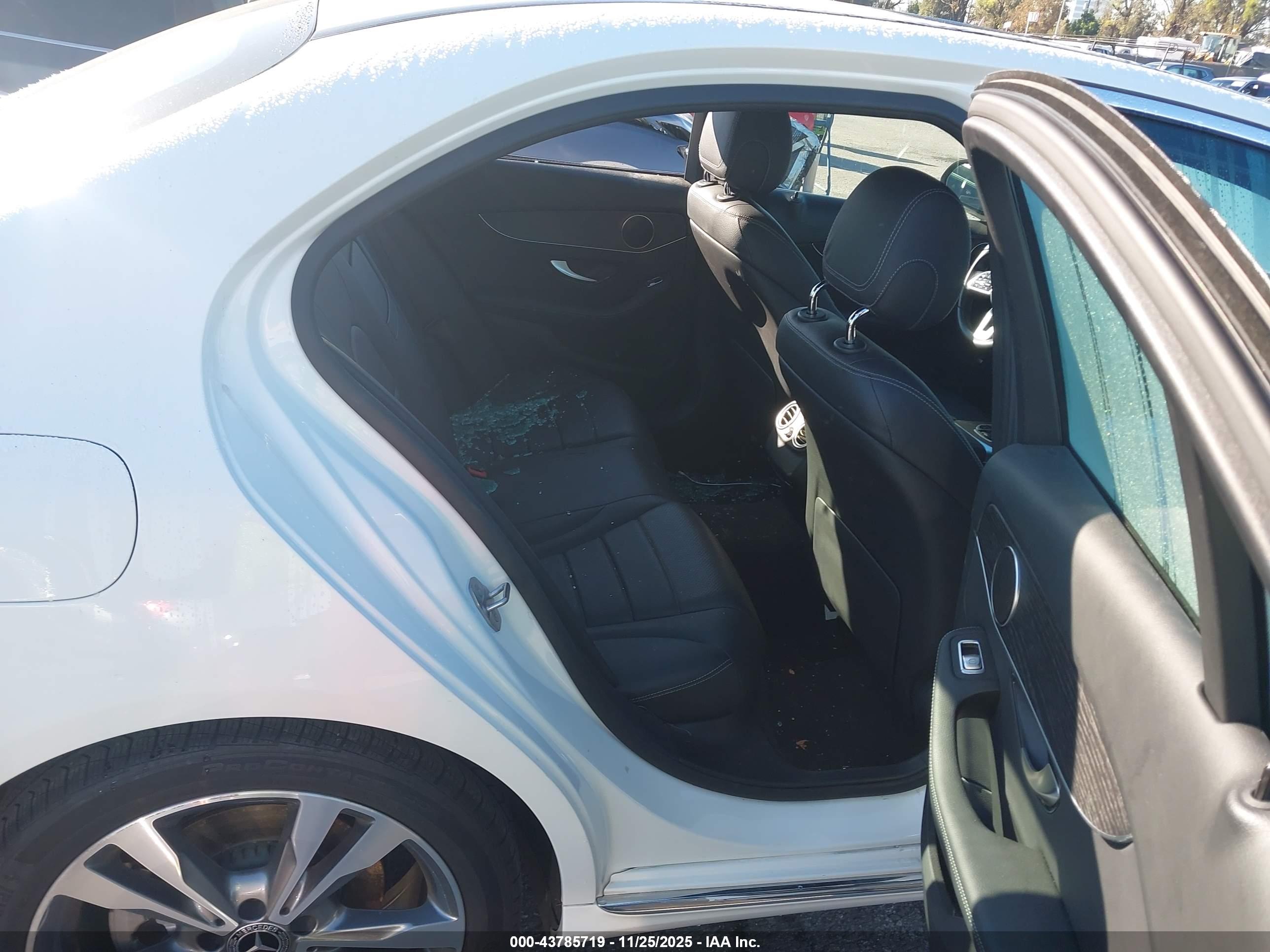 MERCEDES-BENZ C image 8