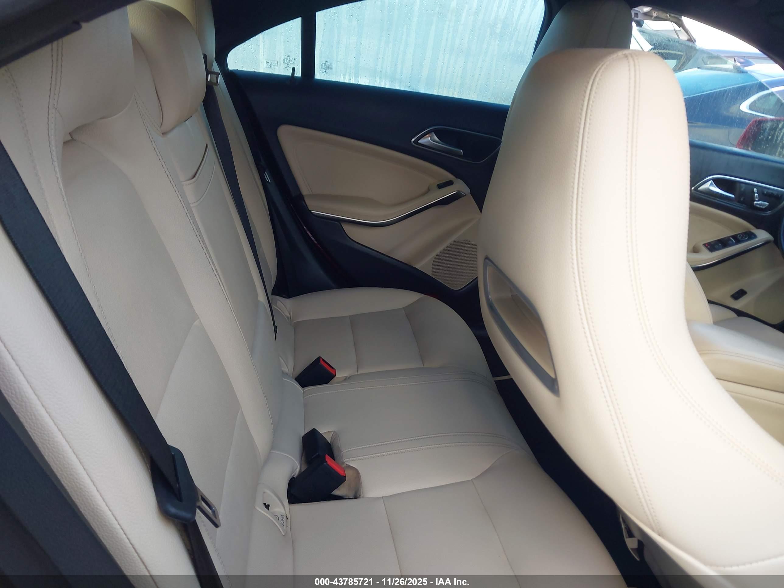 MERCEDES-BENZ CLA image 8