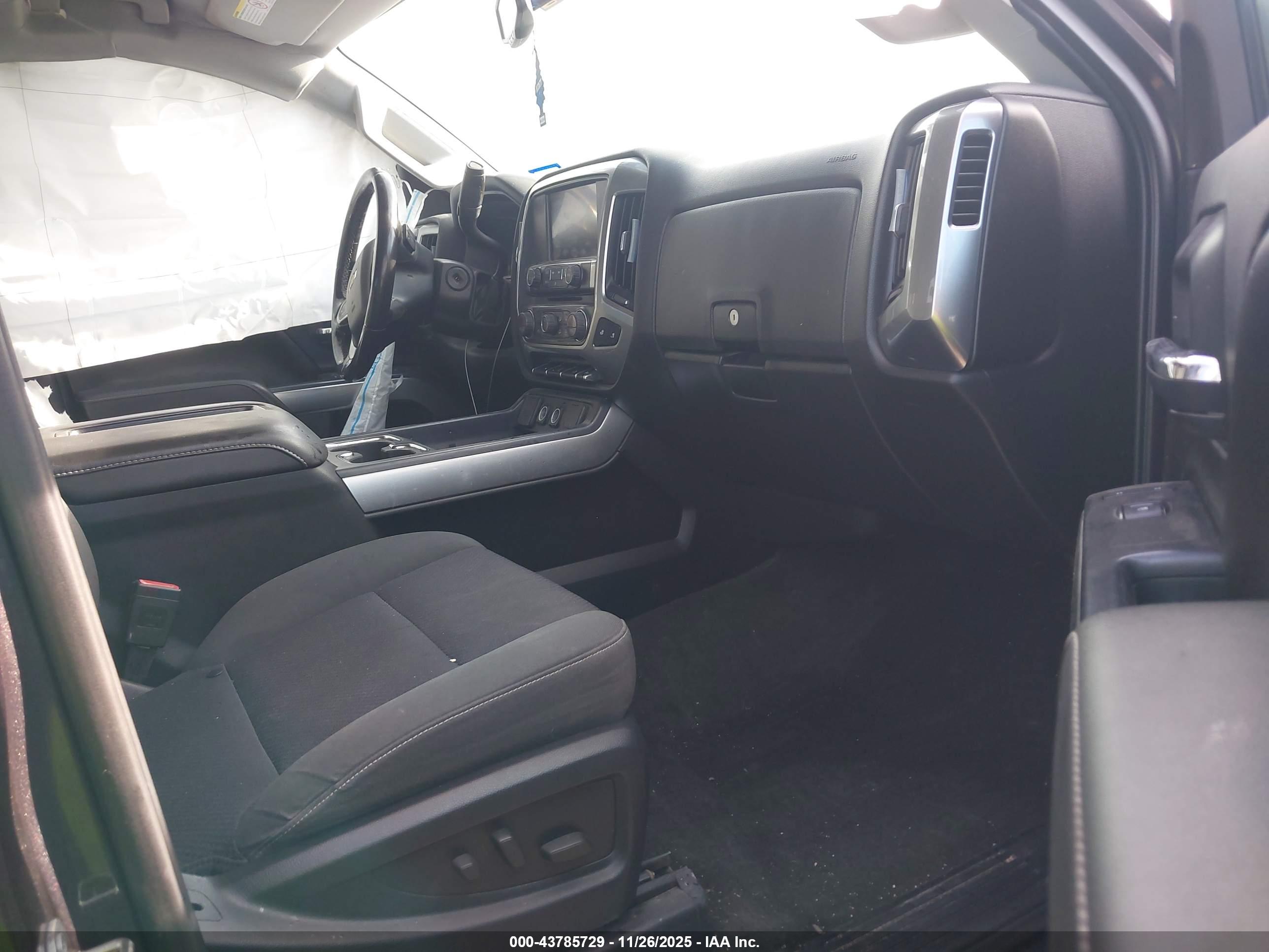 CHEVROLET SILVERADO image 5