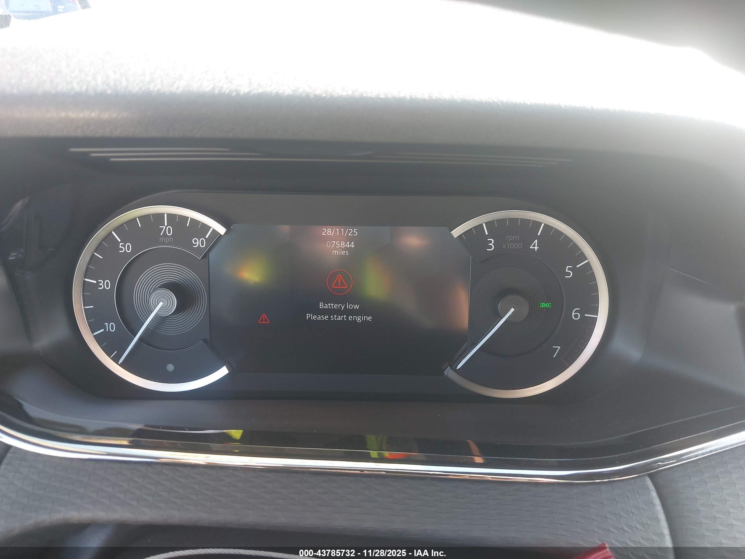 LAND ROVER image 7