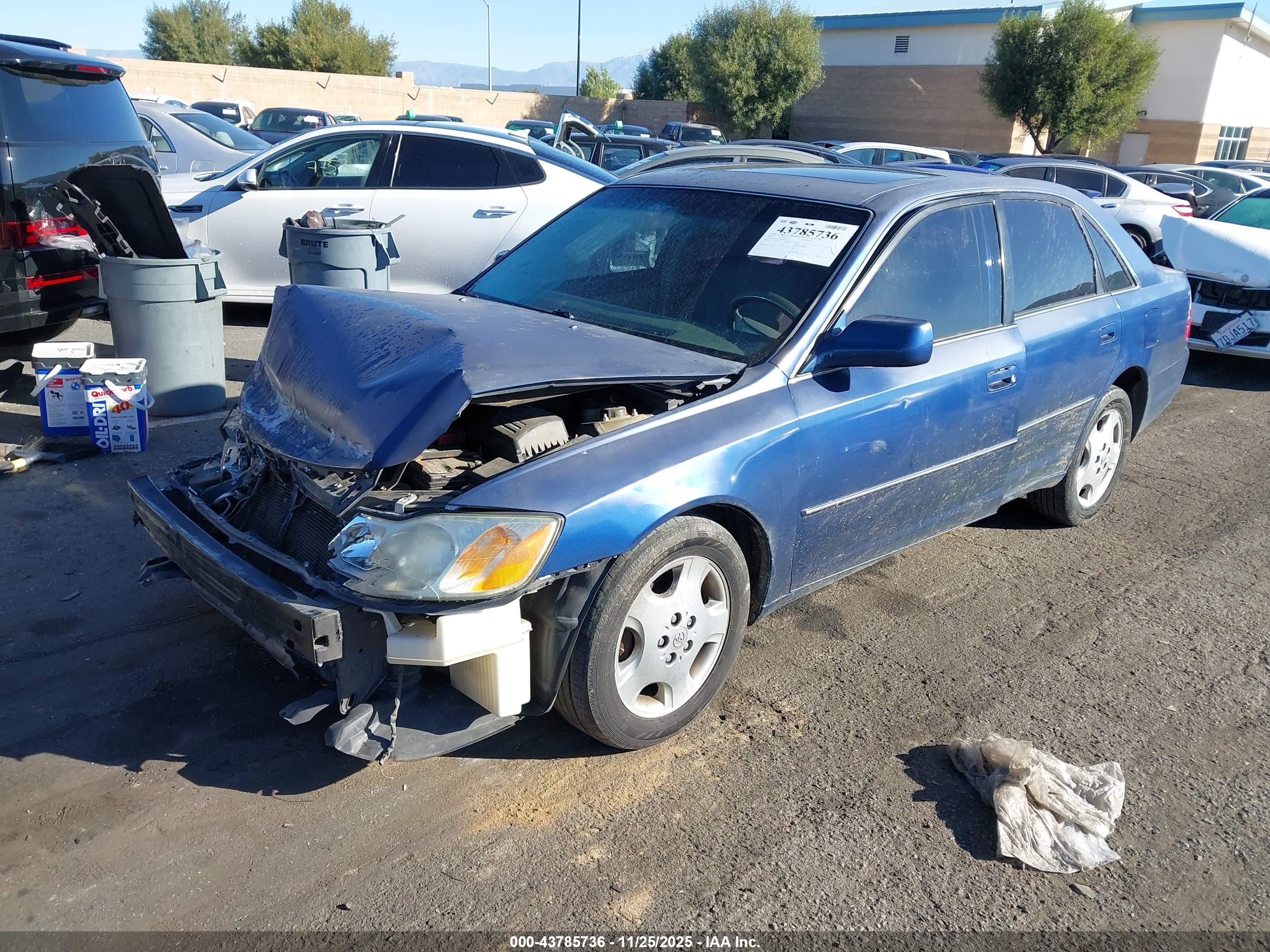 TOYOTA AVALON image 2