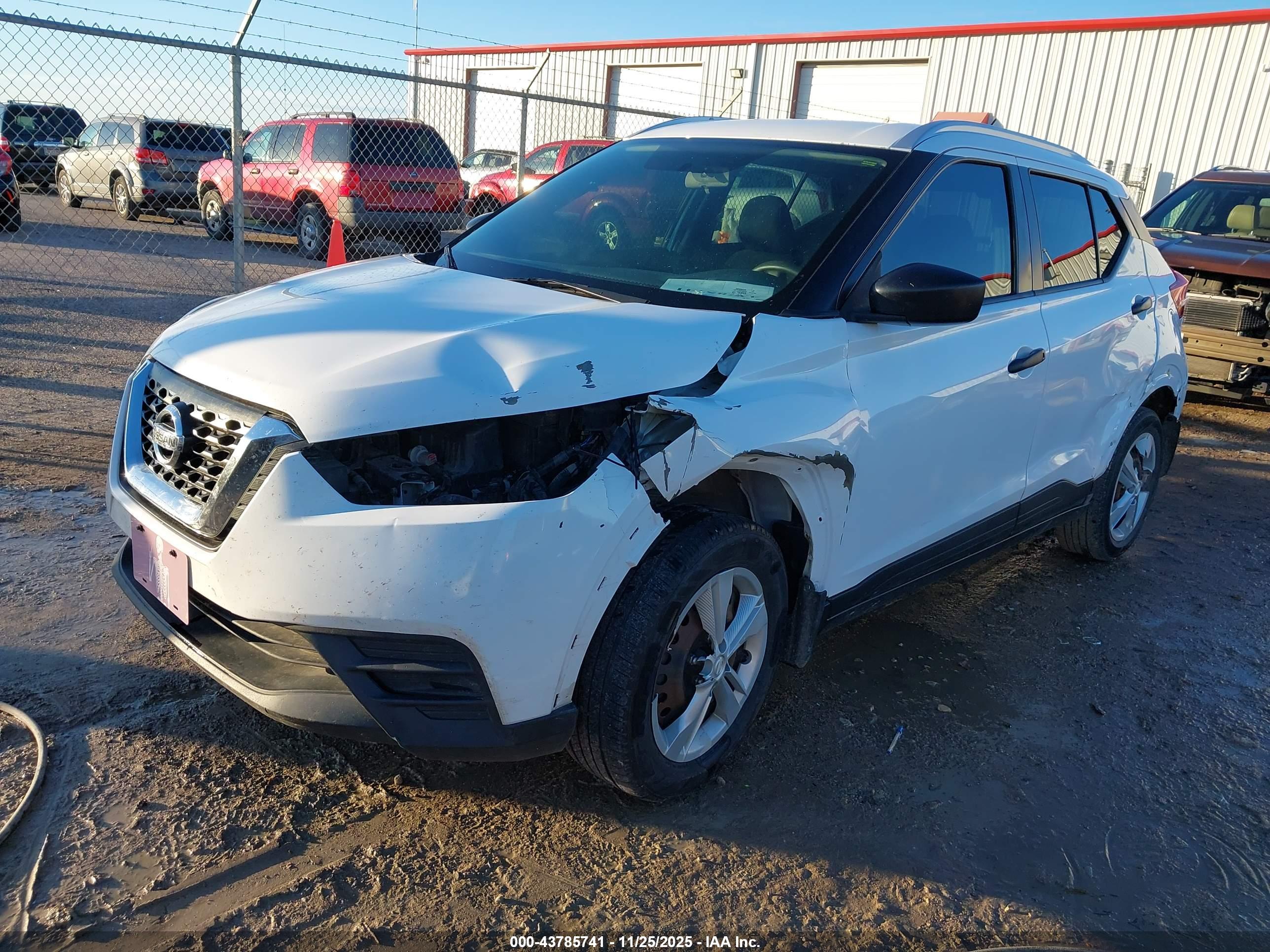 NISSAN KICKS image 2