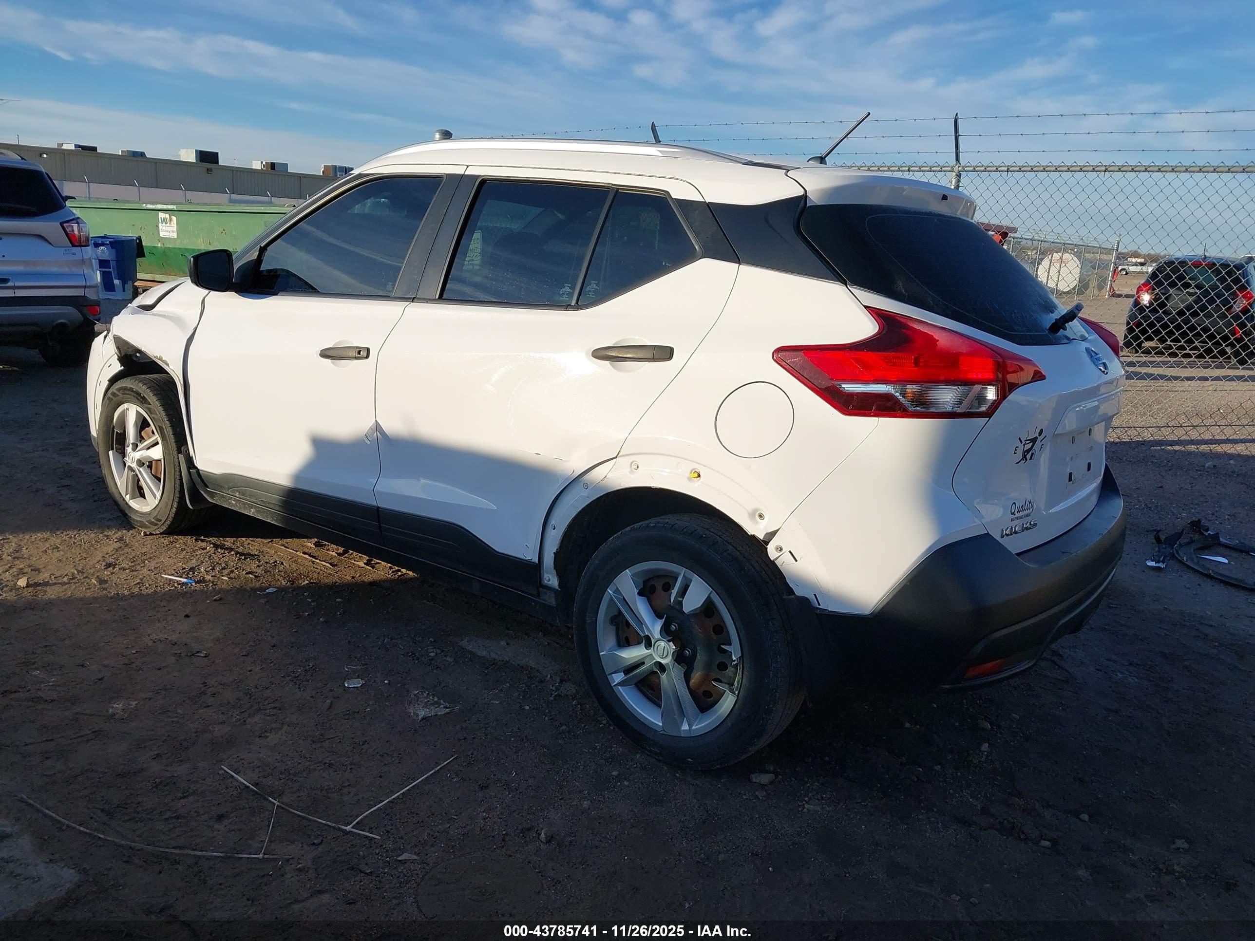 NISSAN KICKS image 3
