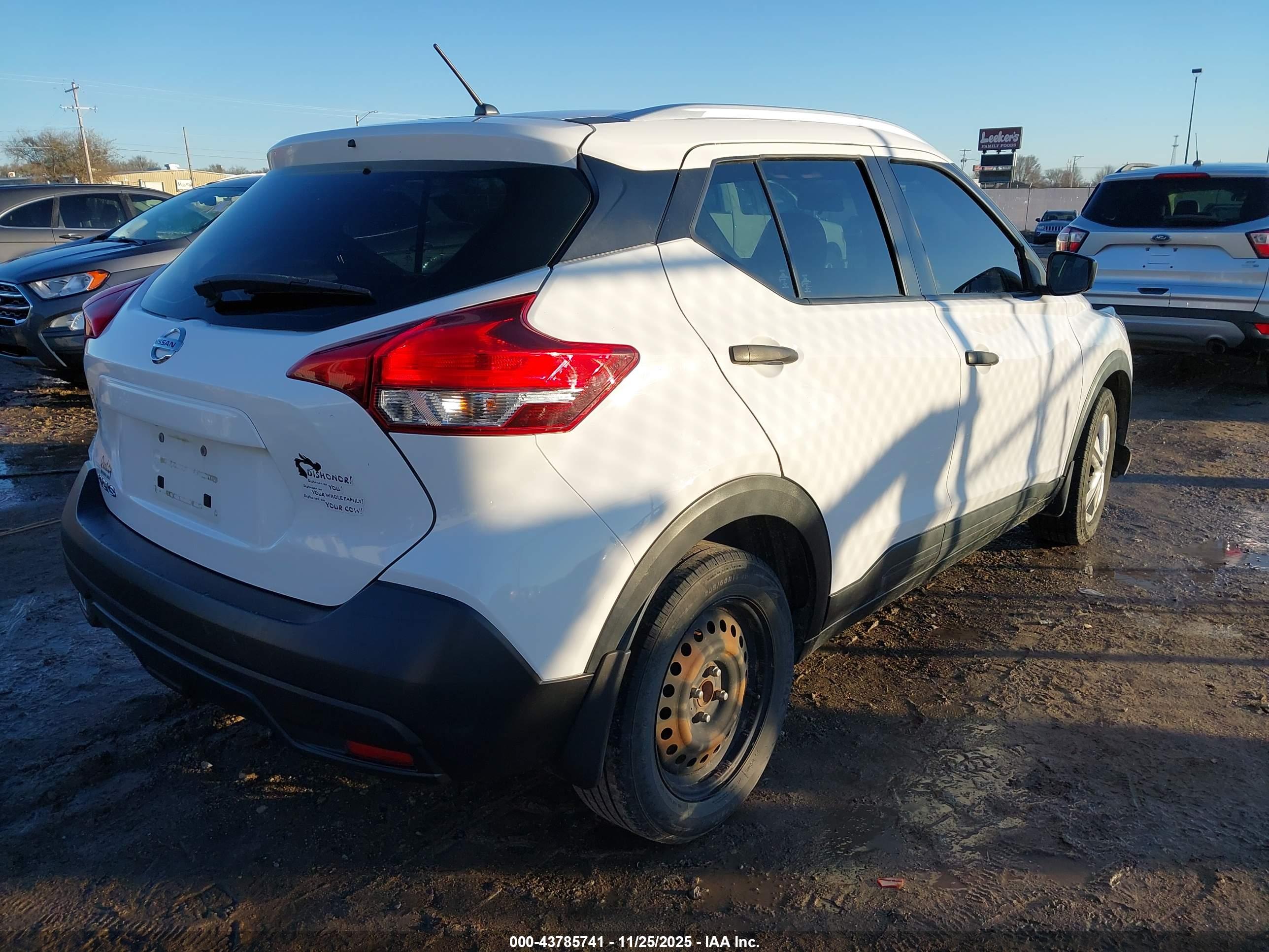 NISSAN KICKS image 4