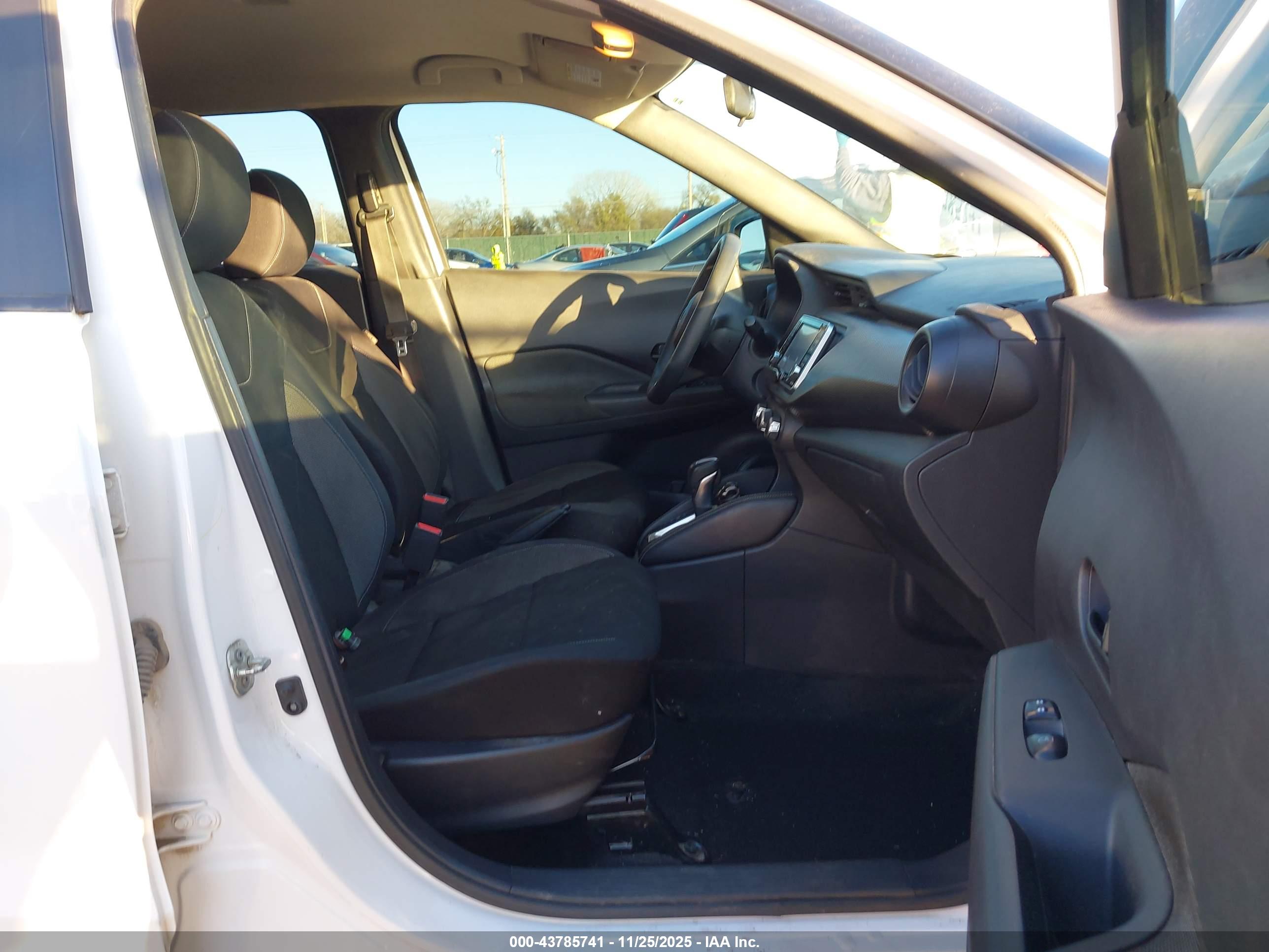 NISSAN KICKS image 5