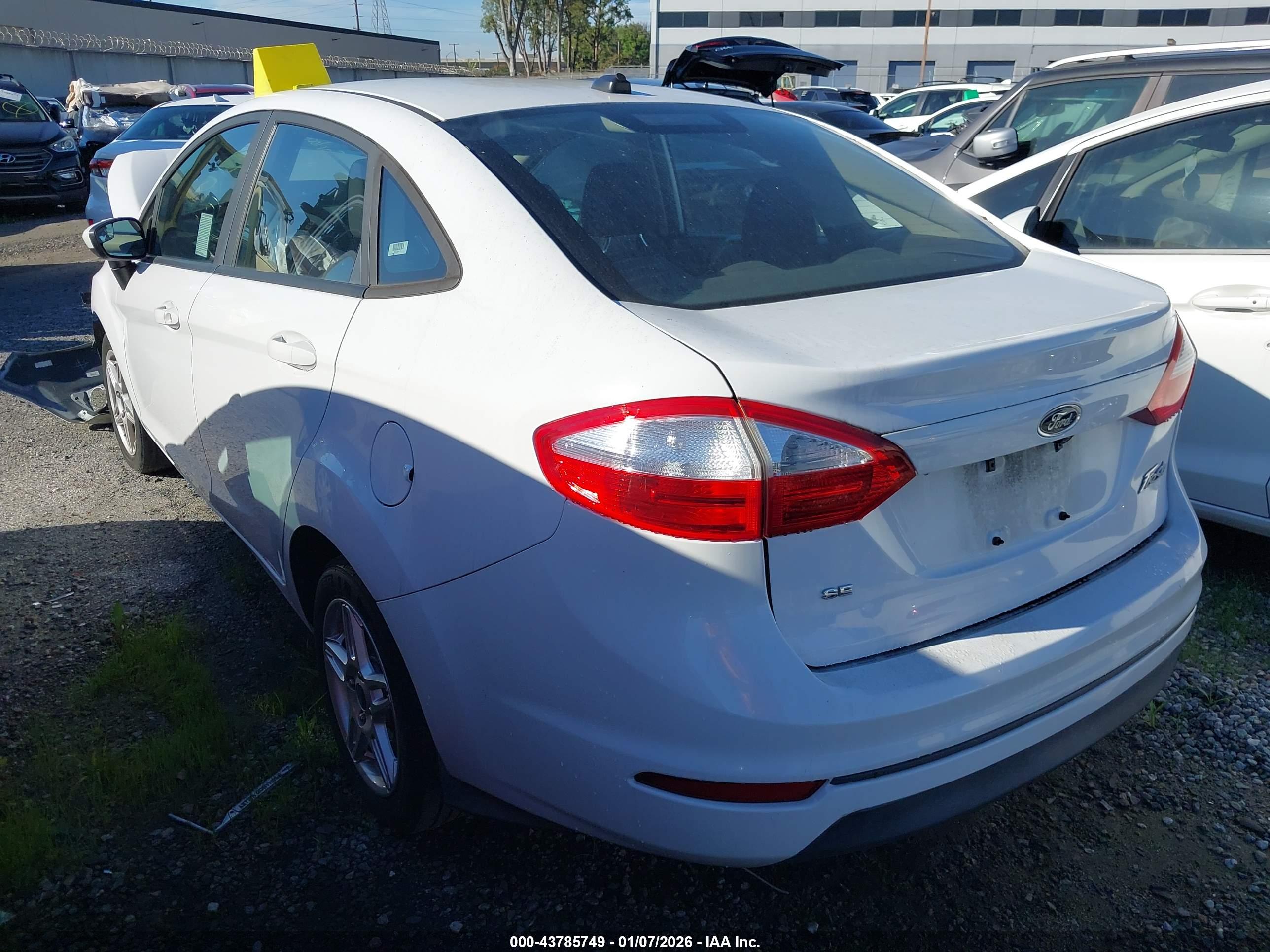 FORD FIESTA image 3
