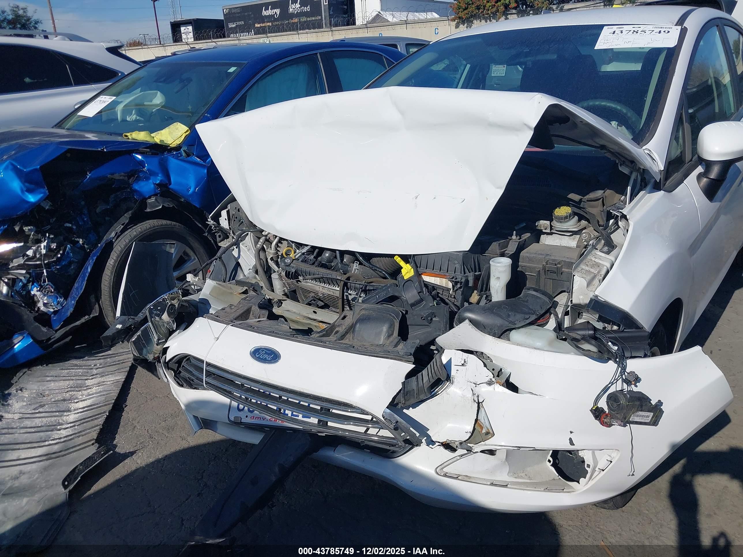 FORD FIESTA image 6