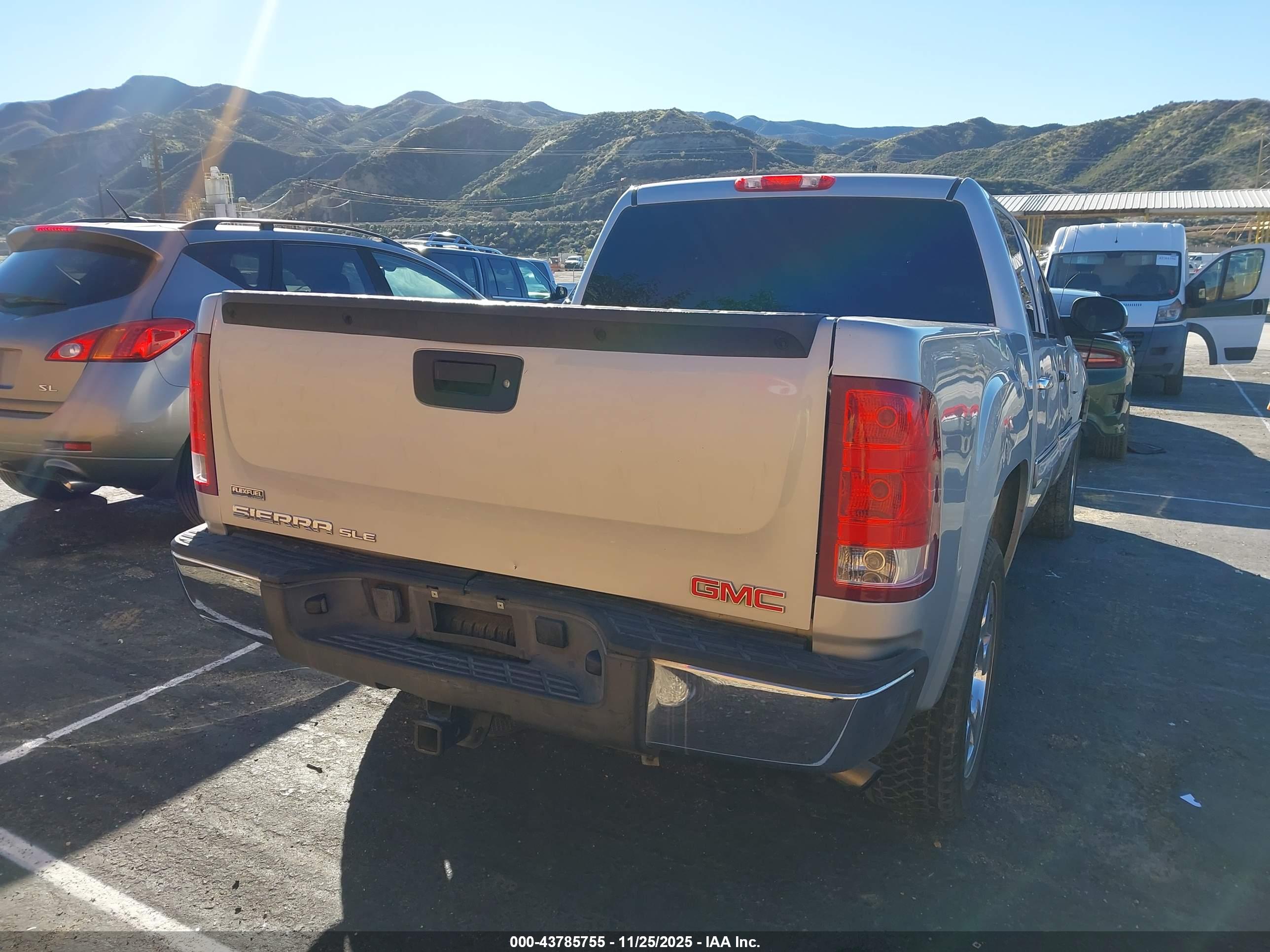GMC SIERRA image 4