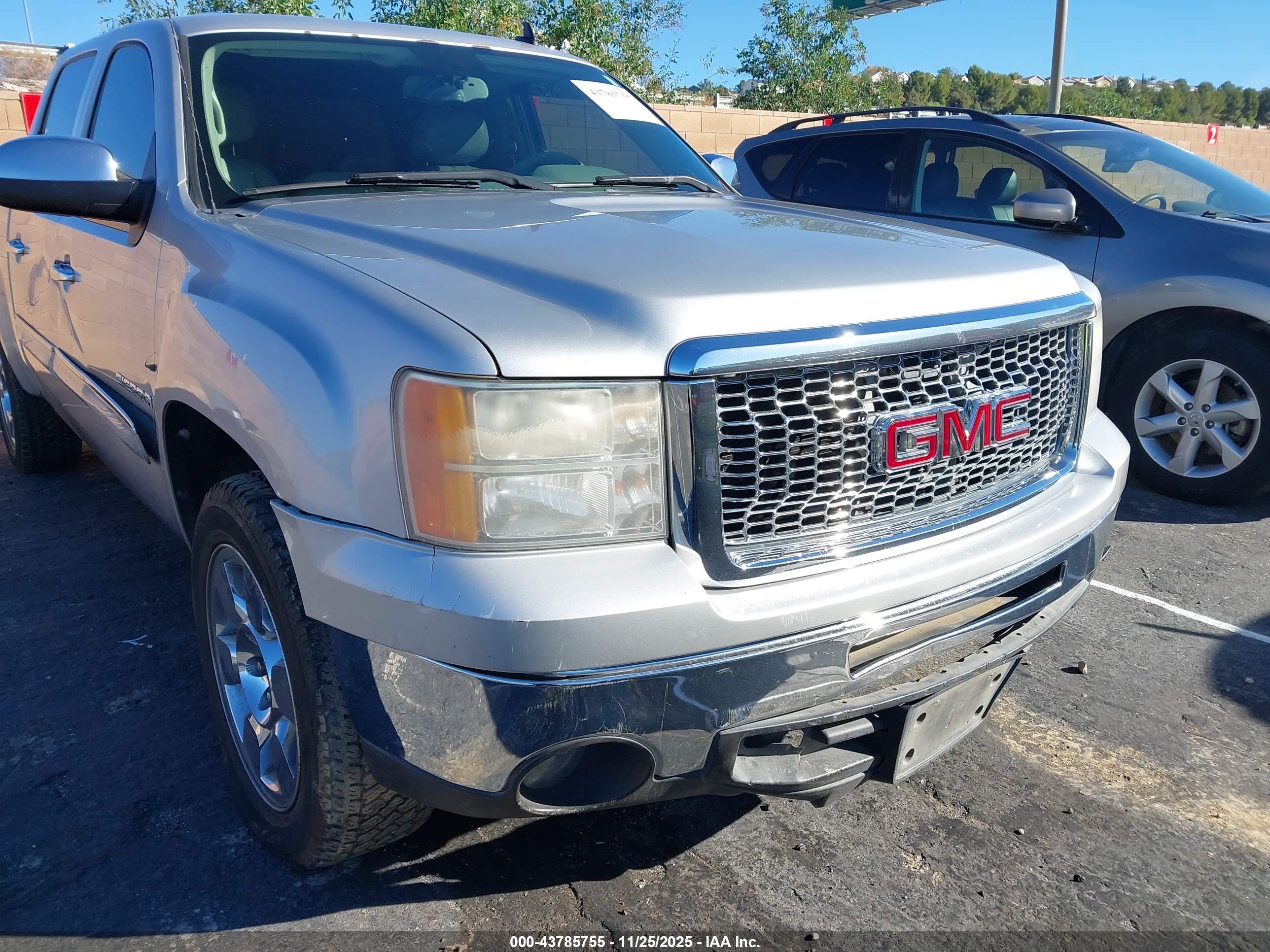 GMC SIERRA image 6