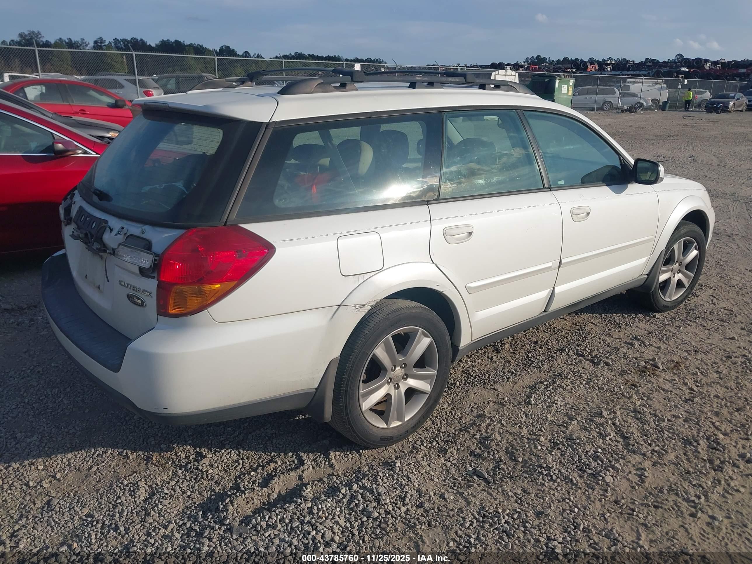 SUBARU OUTBACK image 4