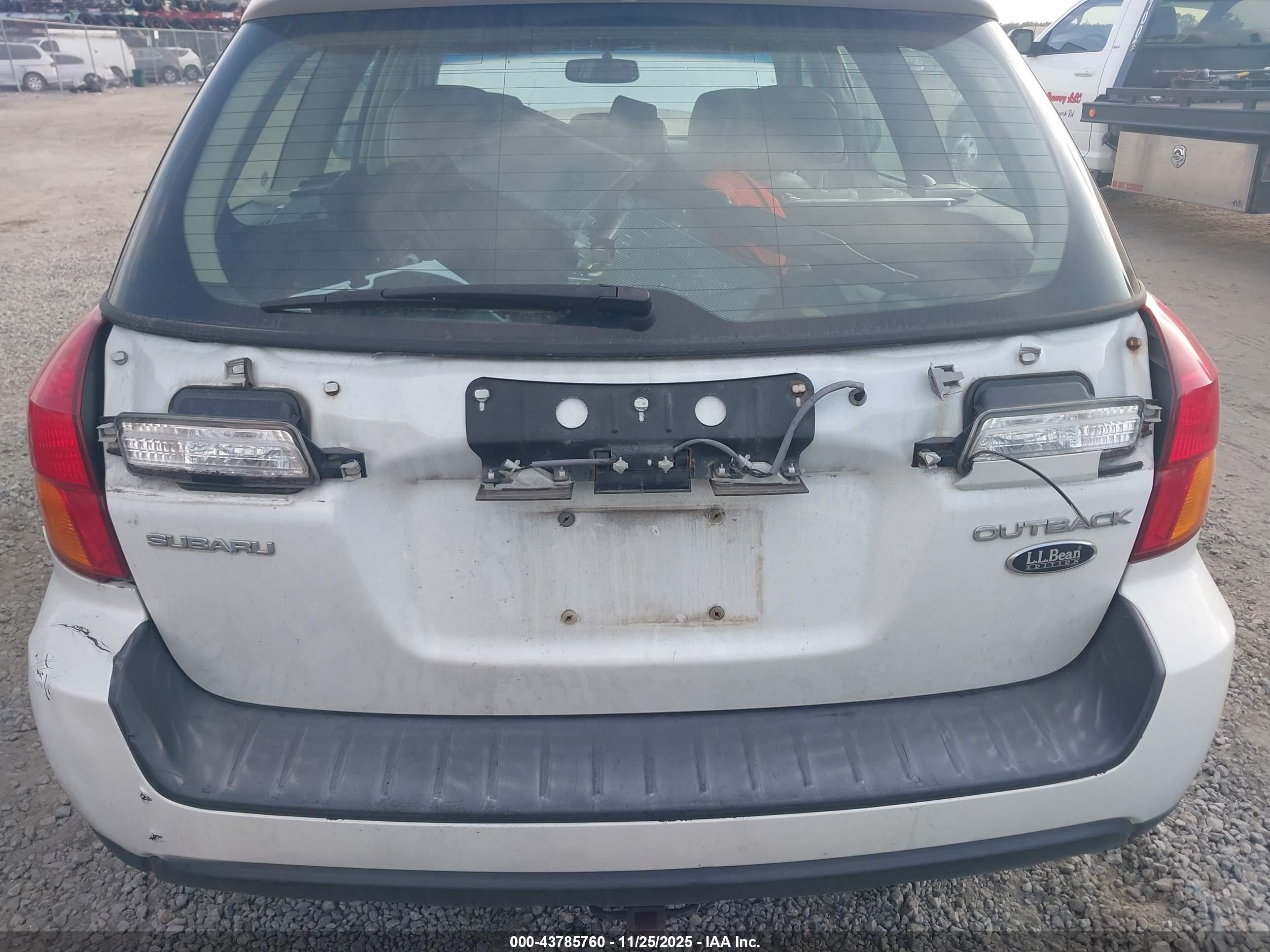 SUBARU OUTBACK image 6