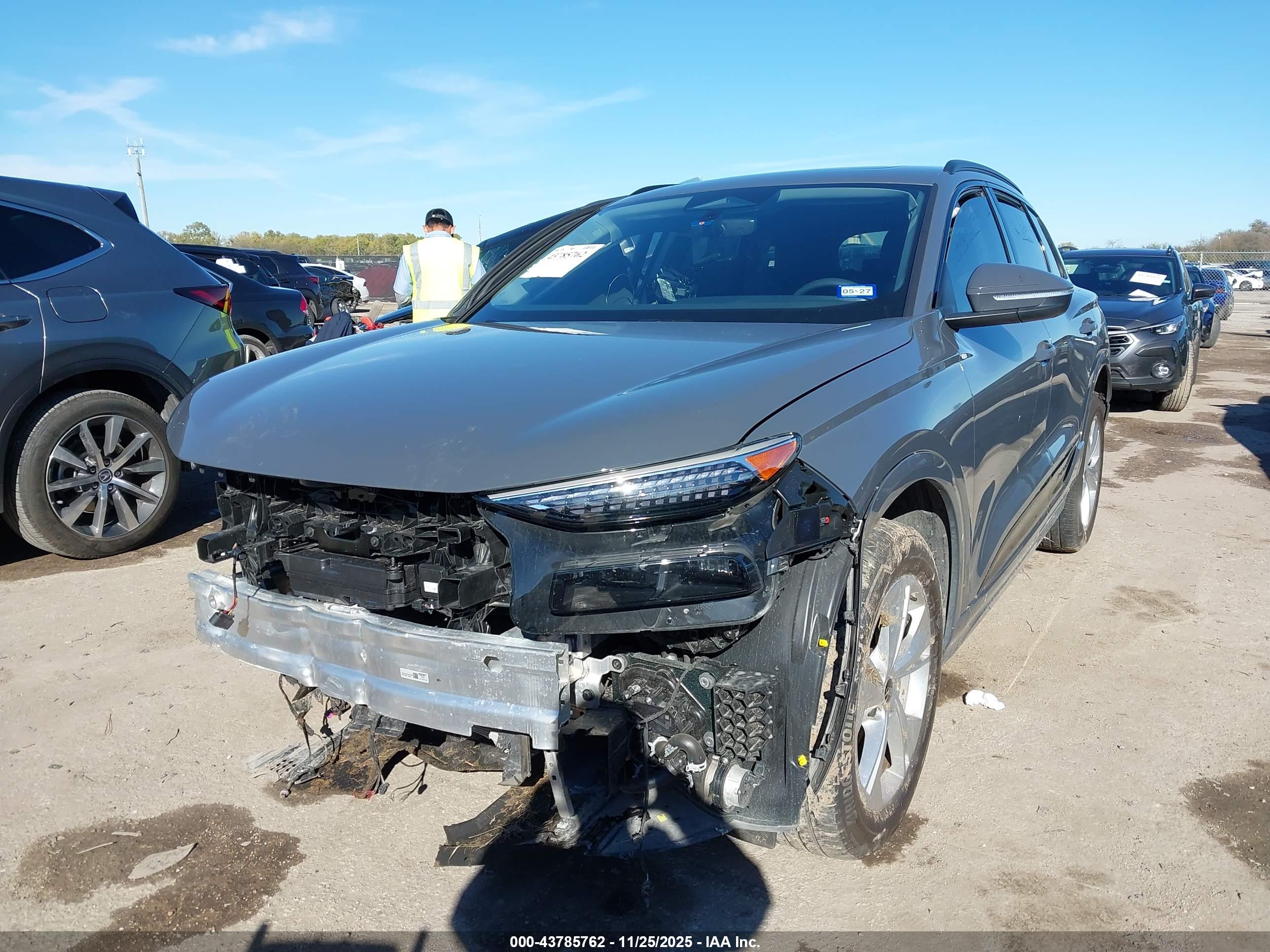AUDI Q6 image 2