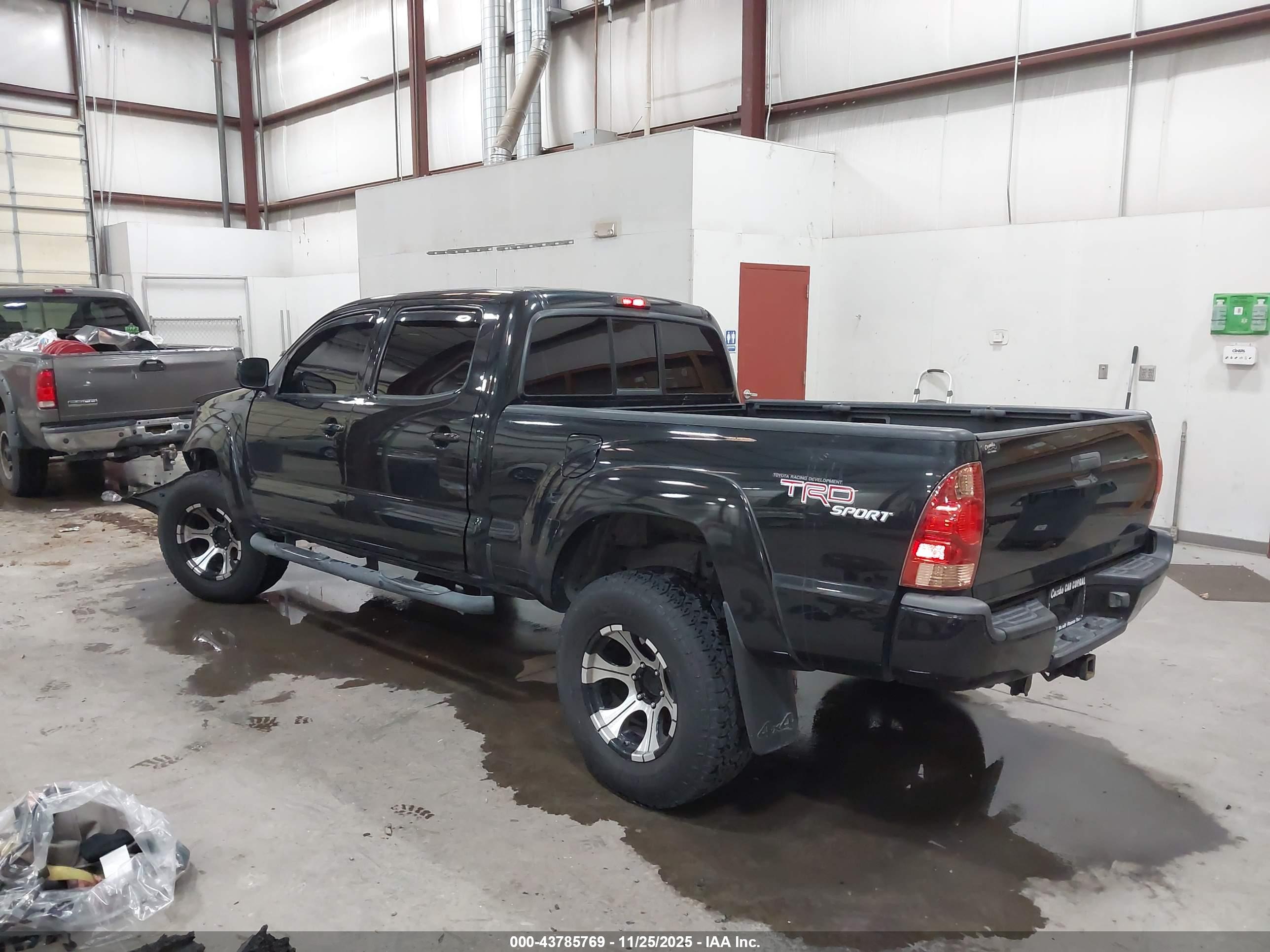 TOYOTA TACOMA image 3