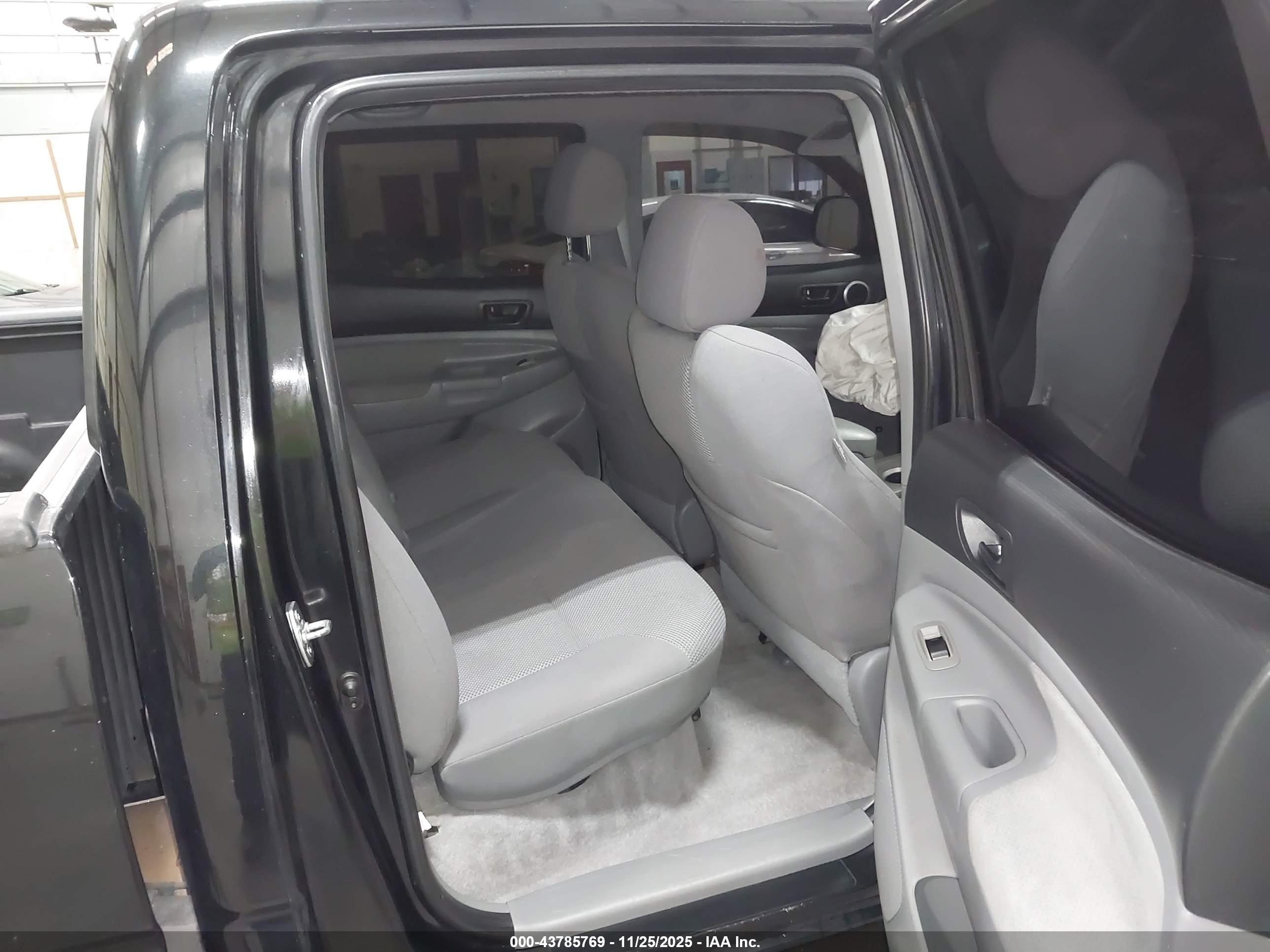 TOYOTA TACOMA image 8
