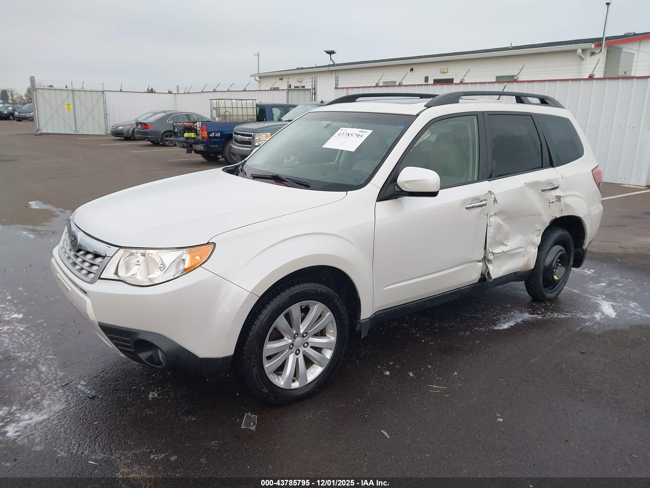 SUBARU FORESTER image 2