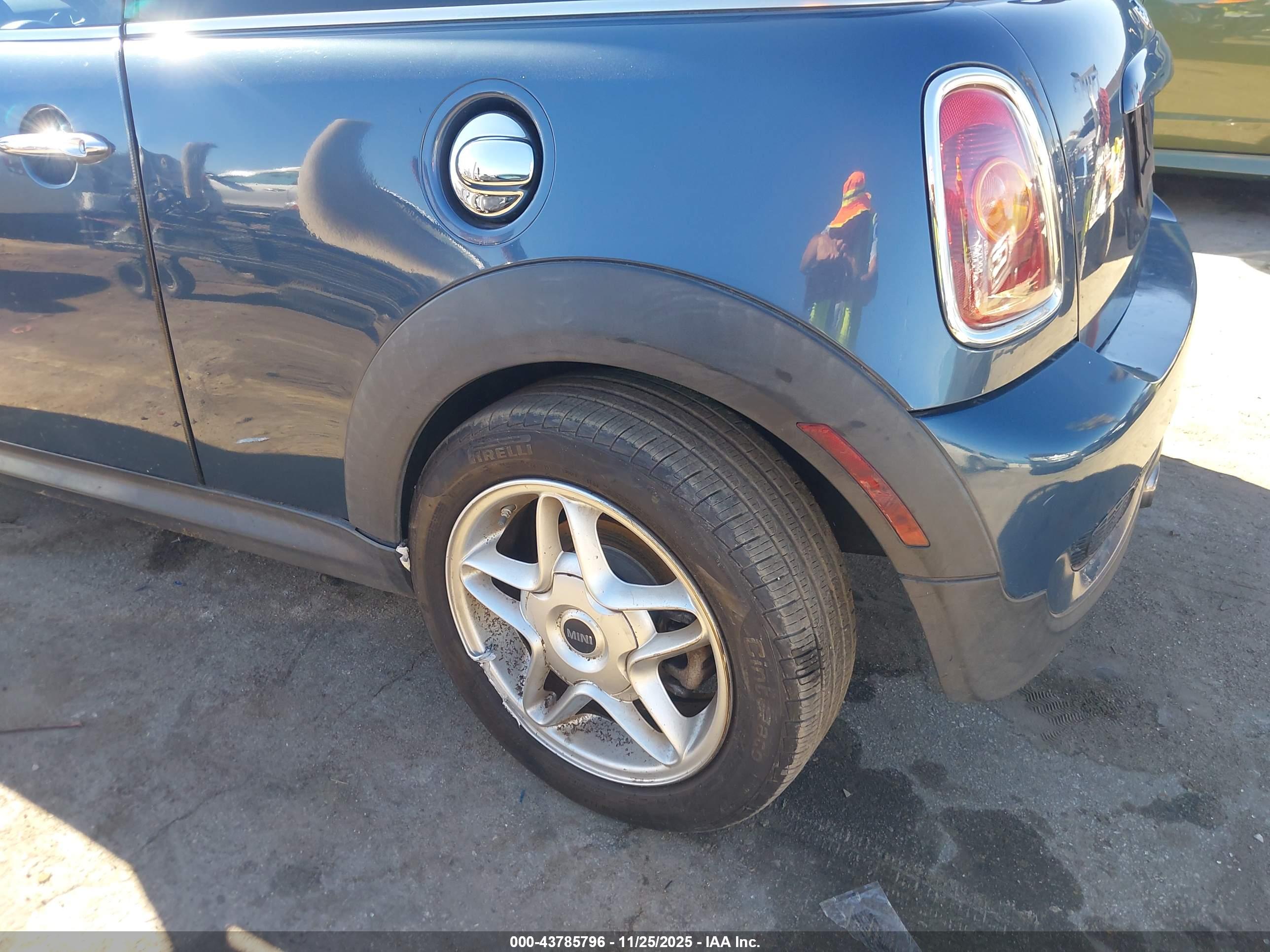 MINI COOPER image 6
