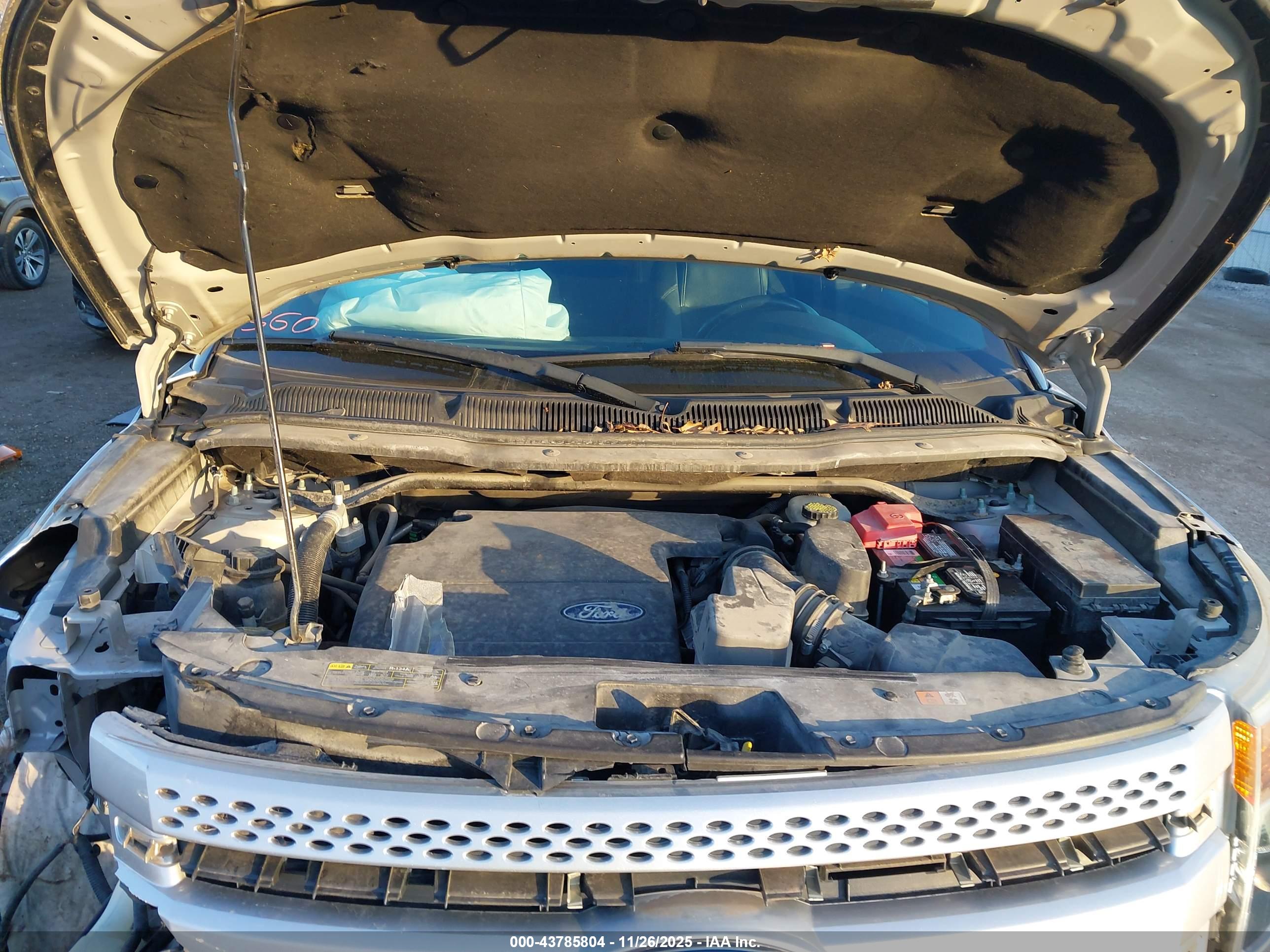 FORD EXPLORER image 10