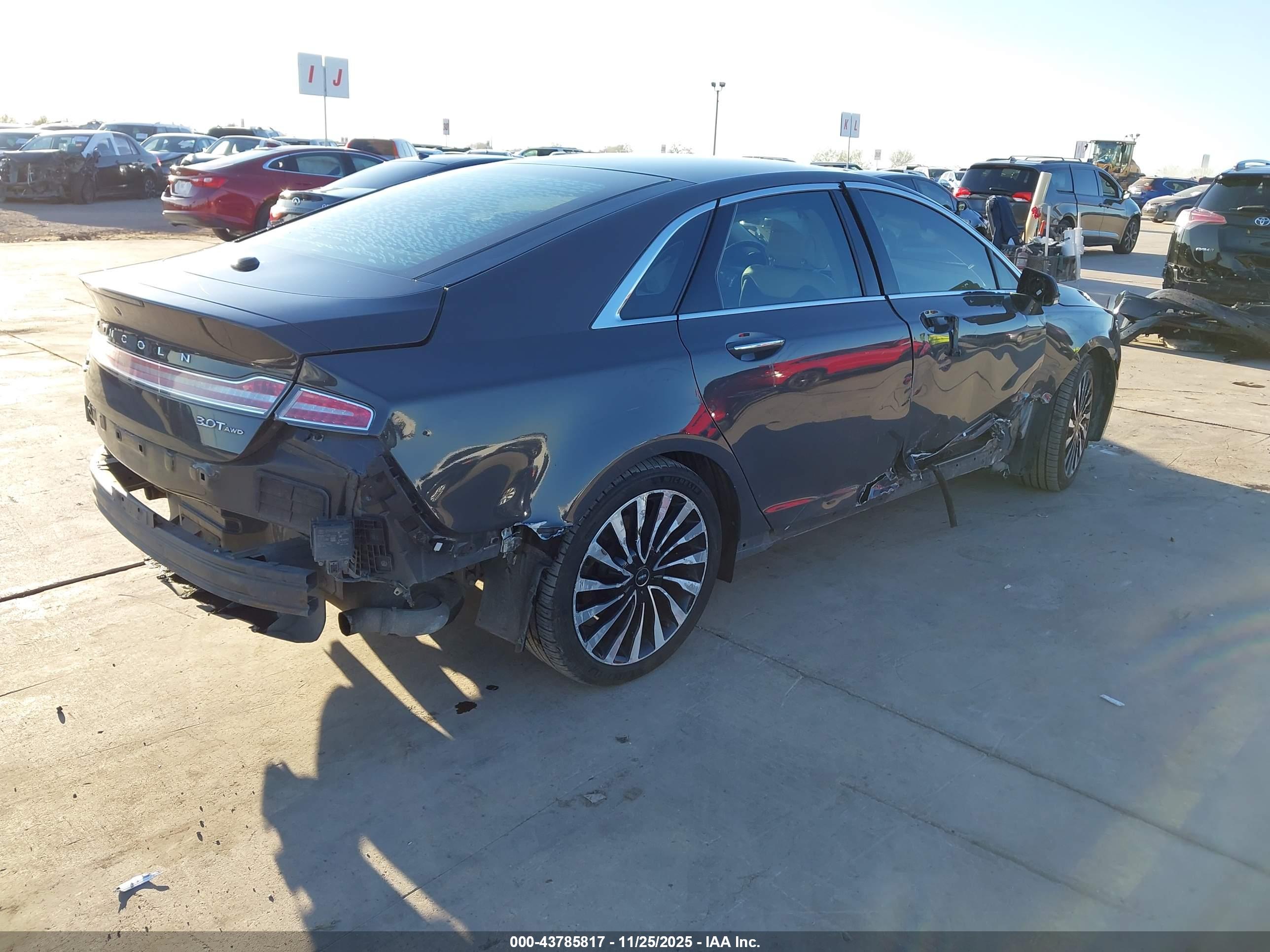 LINCOLN MKZ image 4