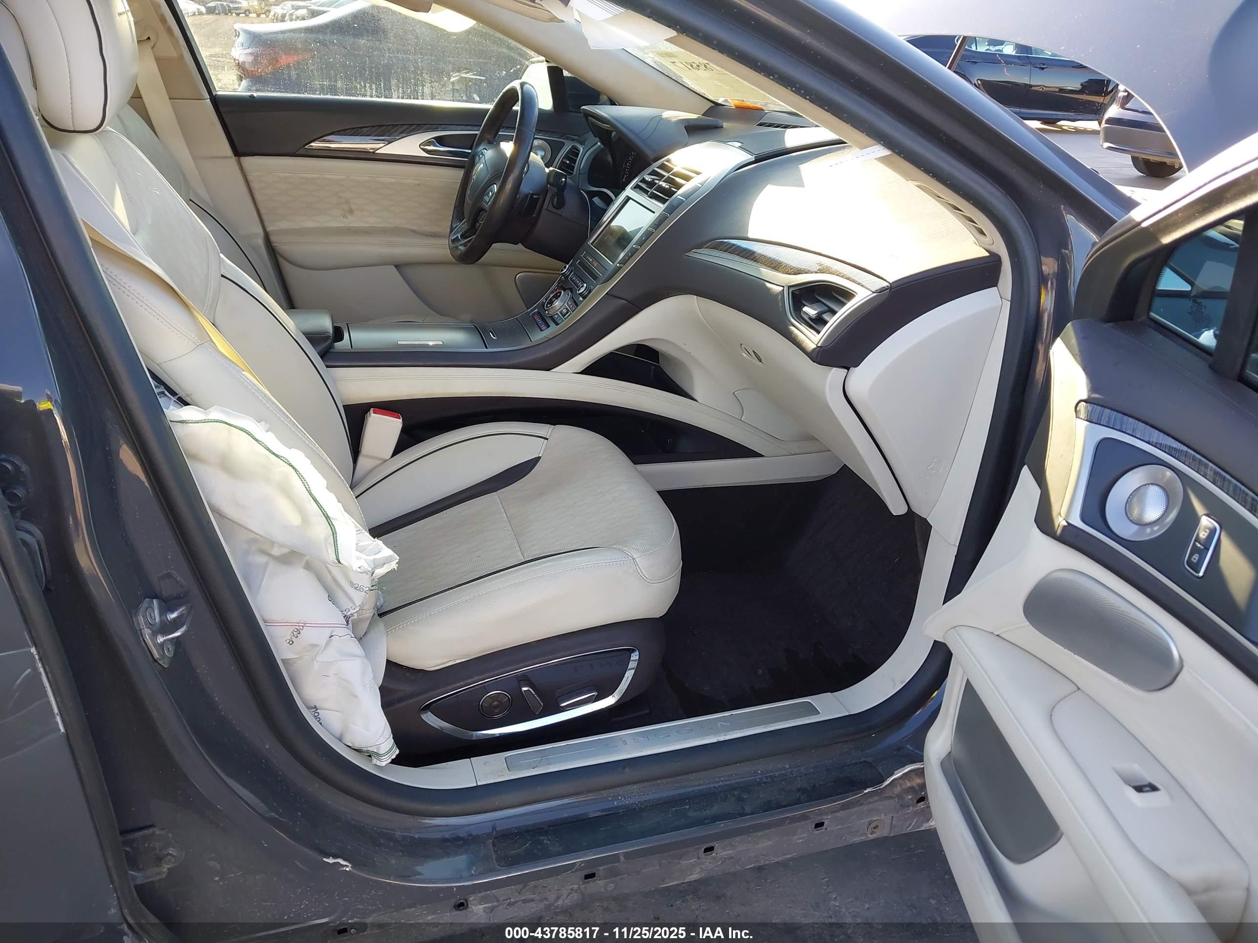 LINCOLN MKZ image 5