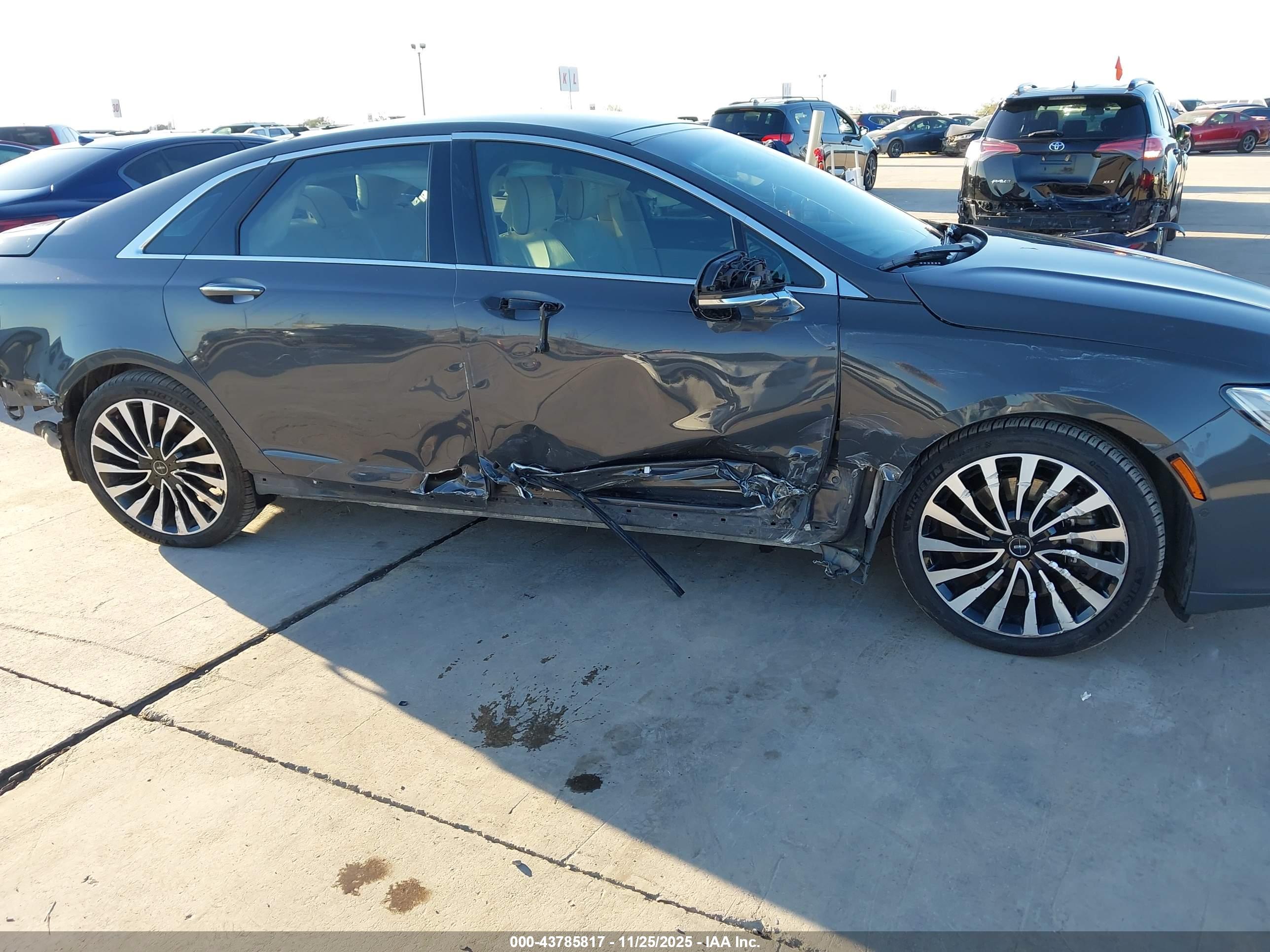 LINCOLN MKZ image 6