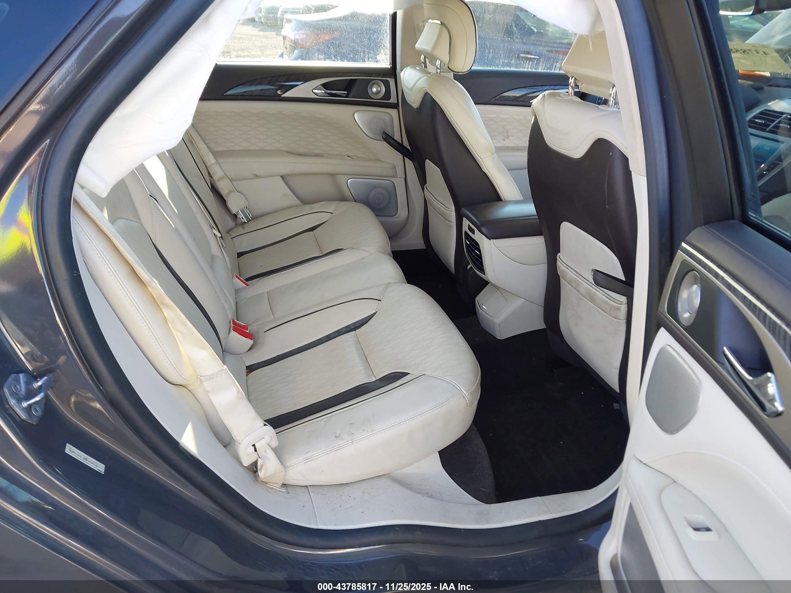 LINCOLN MKZ image 8