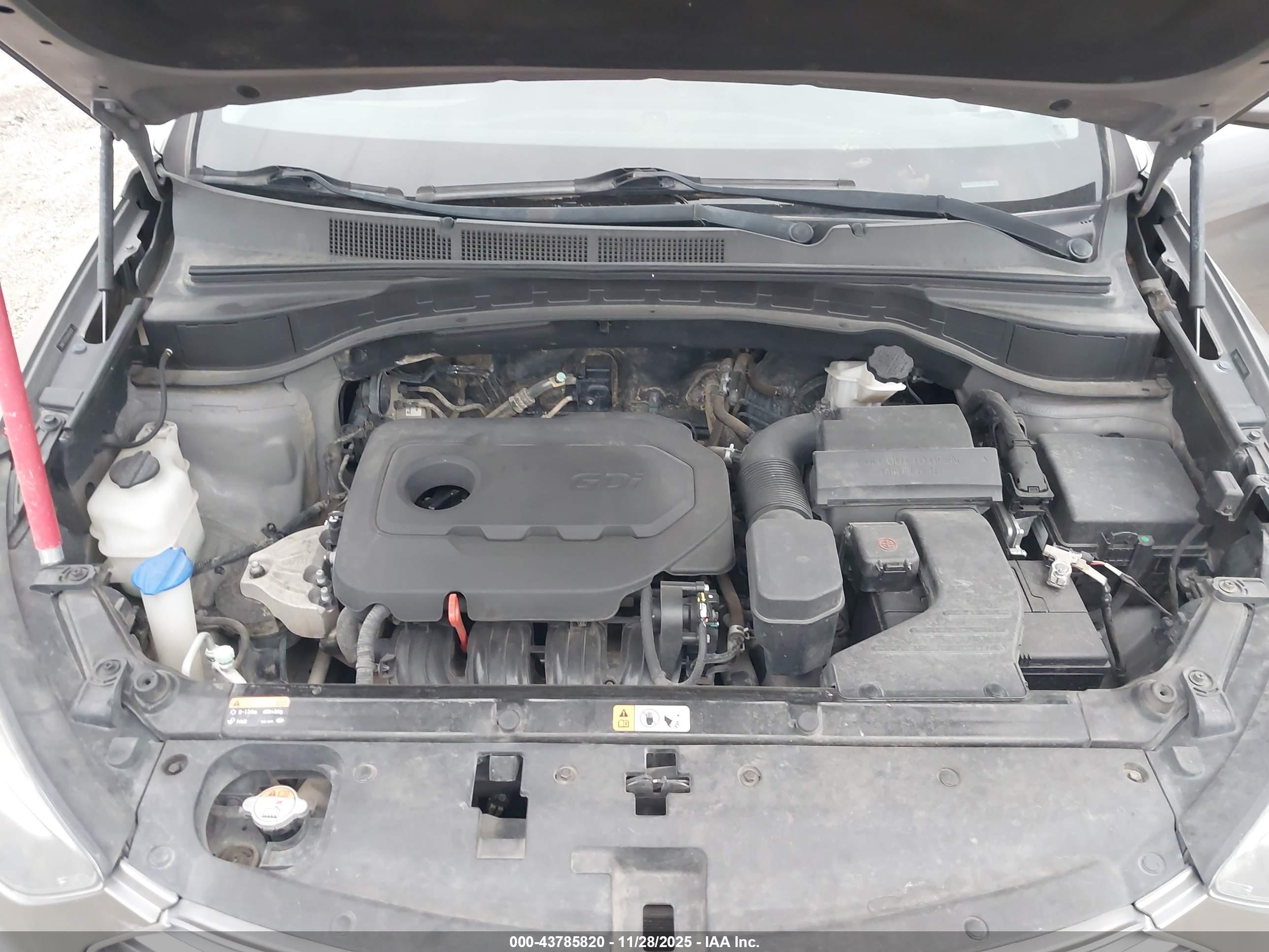 HYUNDAI SANTA image 10