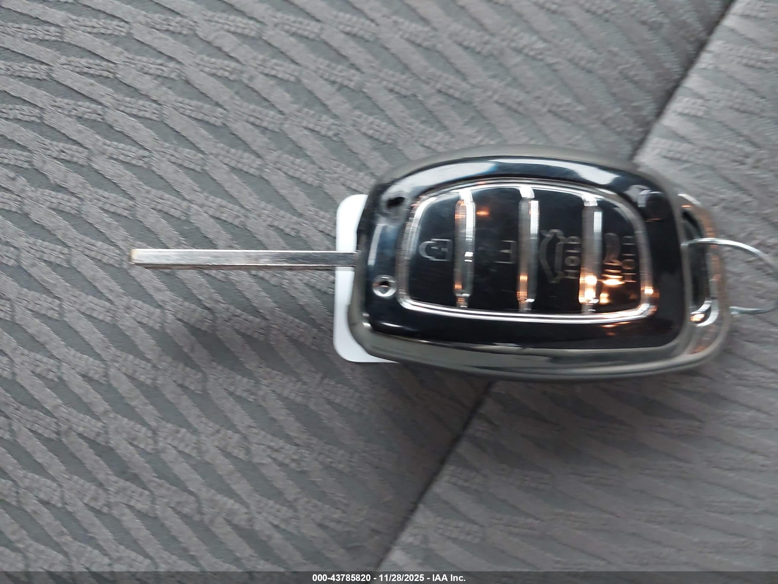 HYUNDAI SANTA image 11