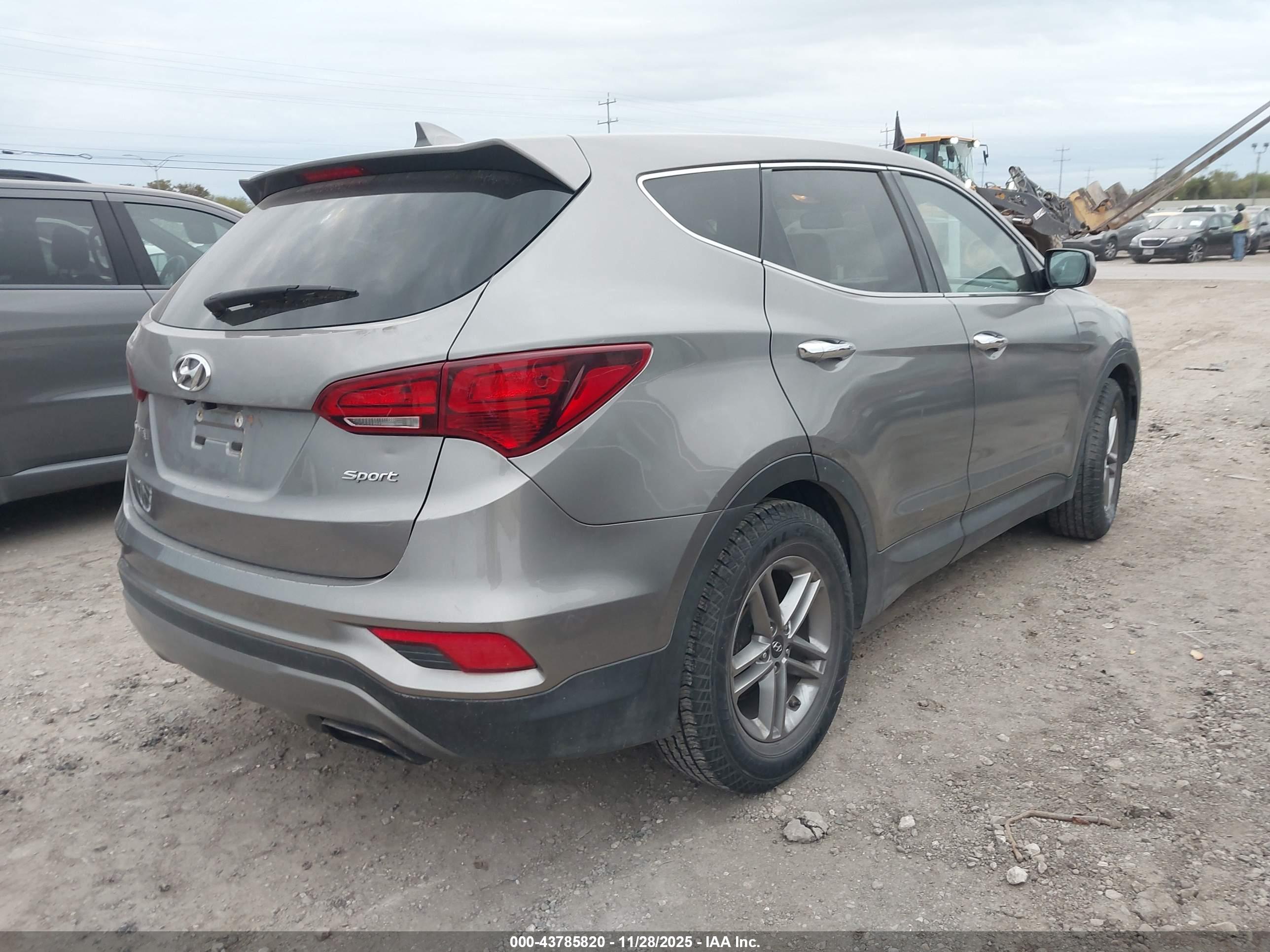 HYUNDAI SANTA image 4